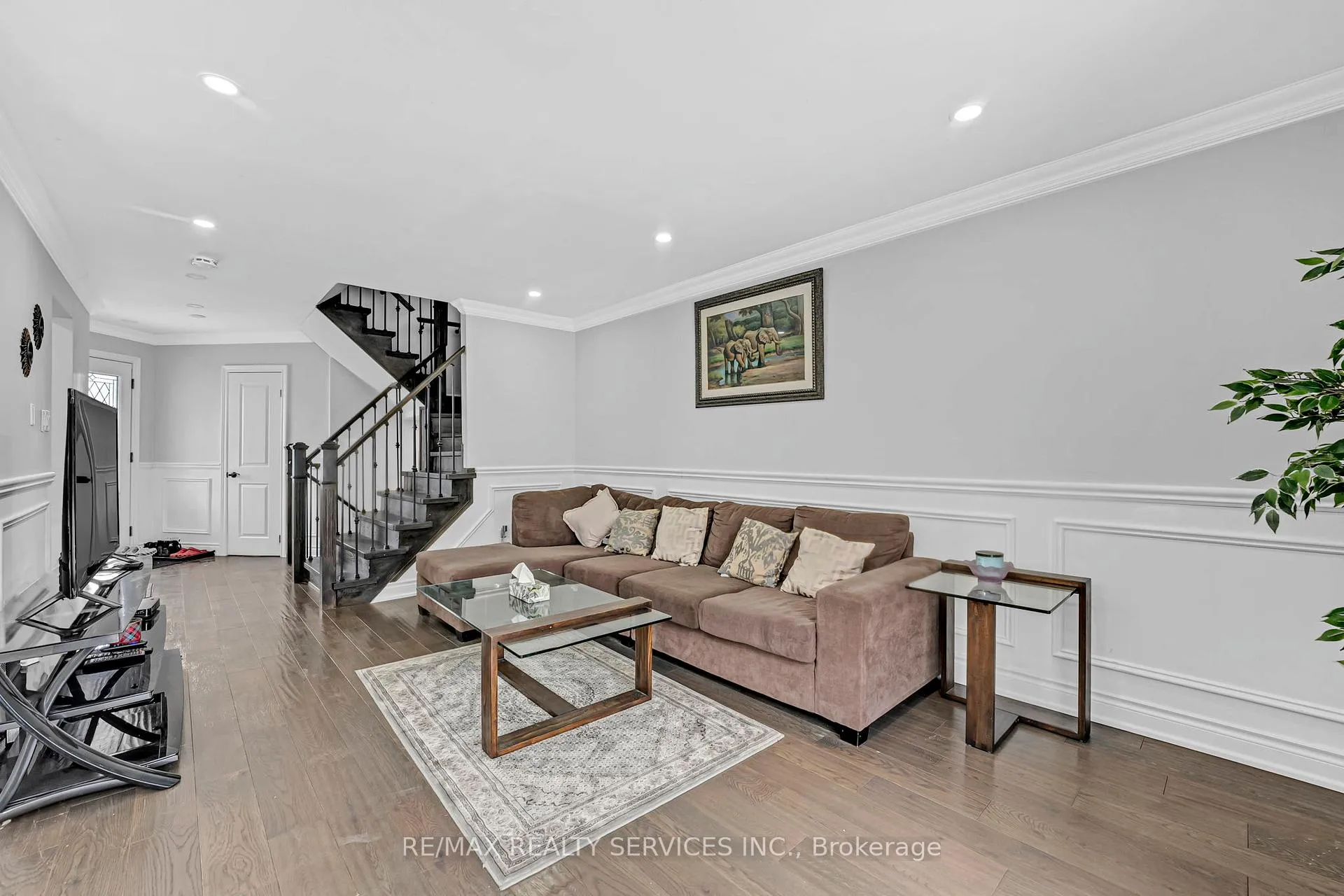 Photo 6 of 109 Millington Crescent, Ajax, Central — HOMEH