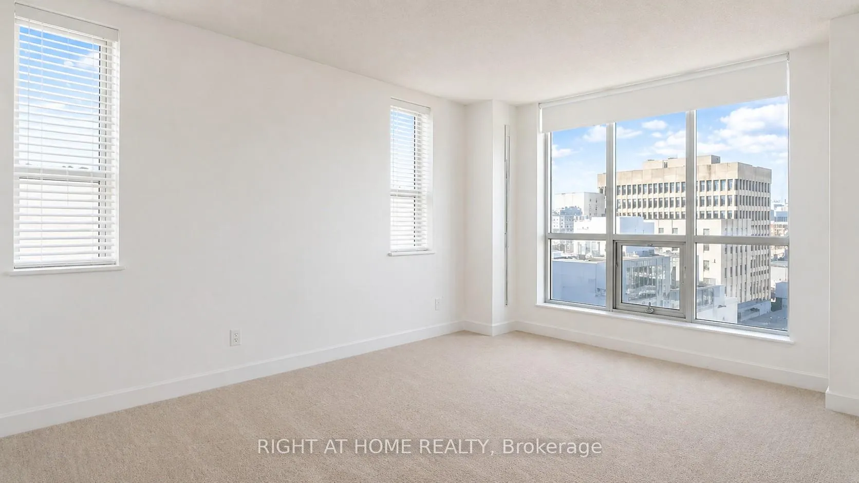 Photo 6 of Unit 1602, 35 Merton Street, Toronto, Mount Pleasant West — HOMEH