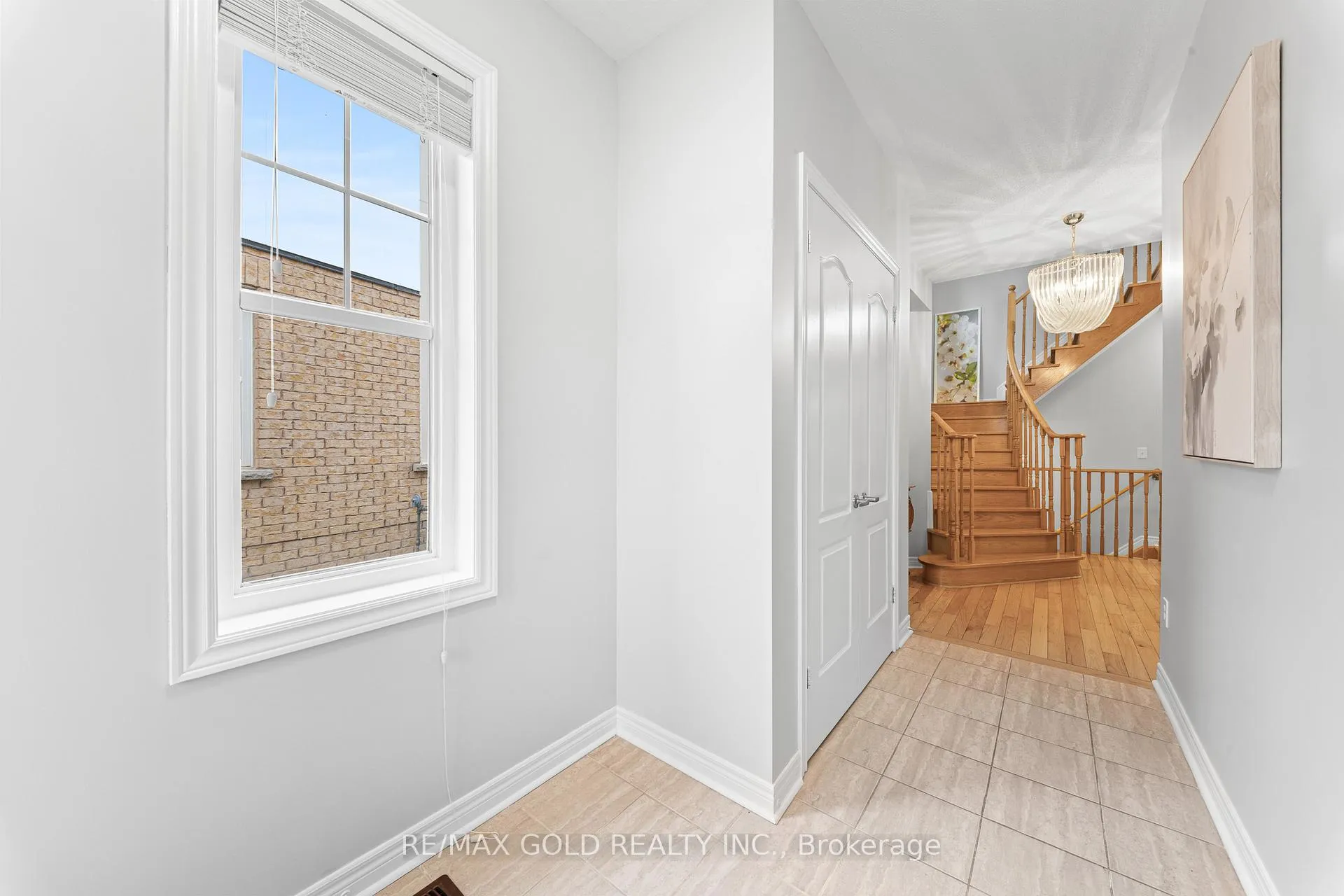 Photo 5 of 57 James Govan Drive, Whitby, Port Whitby — HOMEH