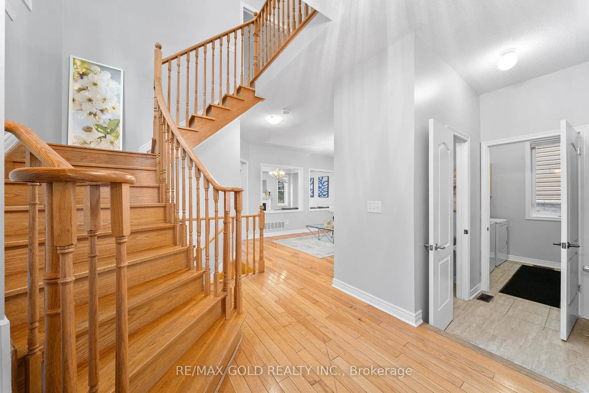 Photo 7 of 57 James Govan Drive, Whitby, Port Whitby — HOMEH