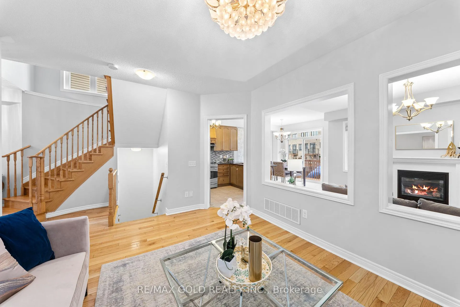 Photo 10 of 57 James Govan Drive, Whitby, Port Whitby — HOMEH