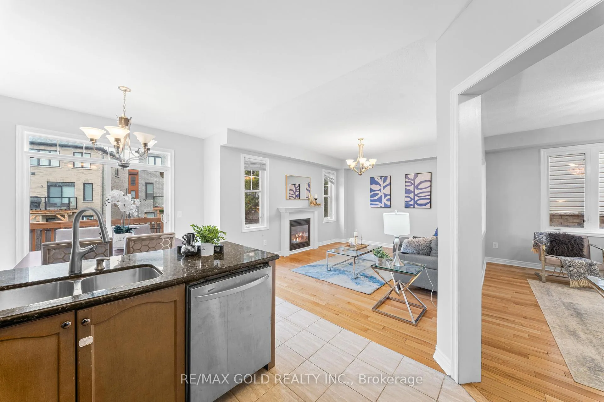 Photo 12 of 57 James Govan Drive, Whitby, Port Whitby — HOMEH