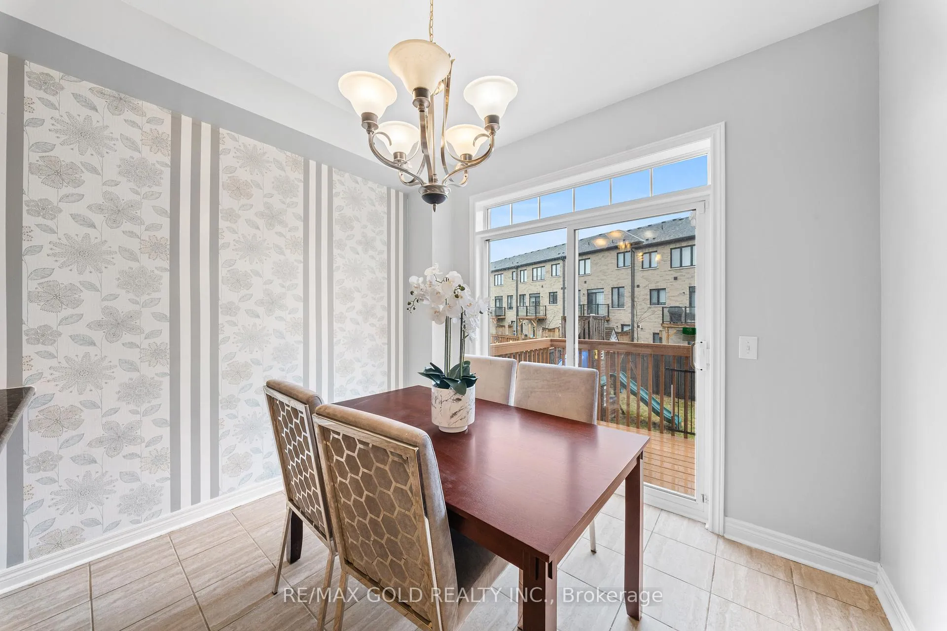 Photo 16 of 57 James Govan Drive, Whitby, Port Whitby — HOMEH