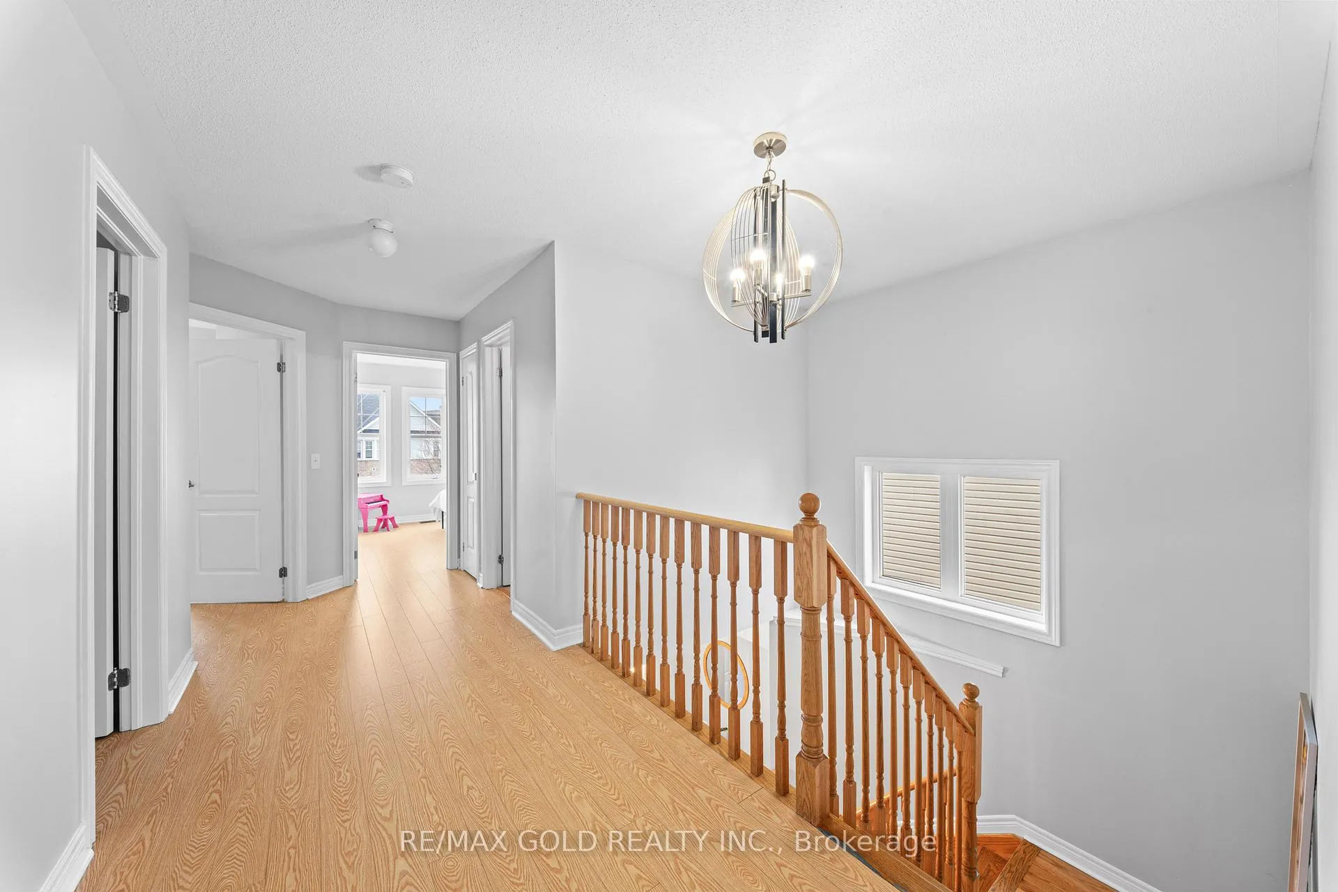 Photo 25 of 57 James Govan Drive, Whitby, Port Whitby — HOMEH