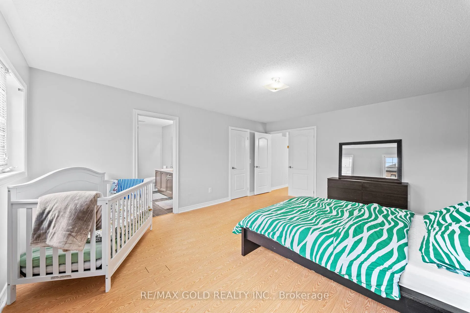Photo 29 of 57 James Govan Drive, Whitby, Port Whitby — HOMEH
