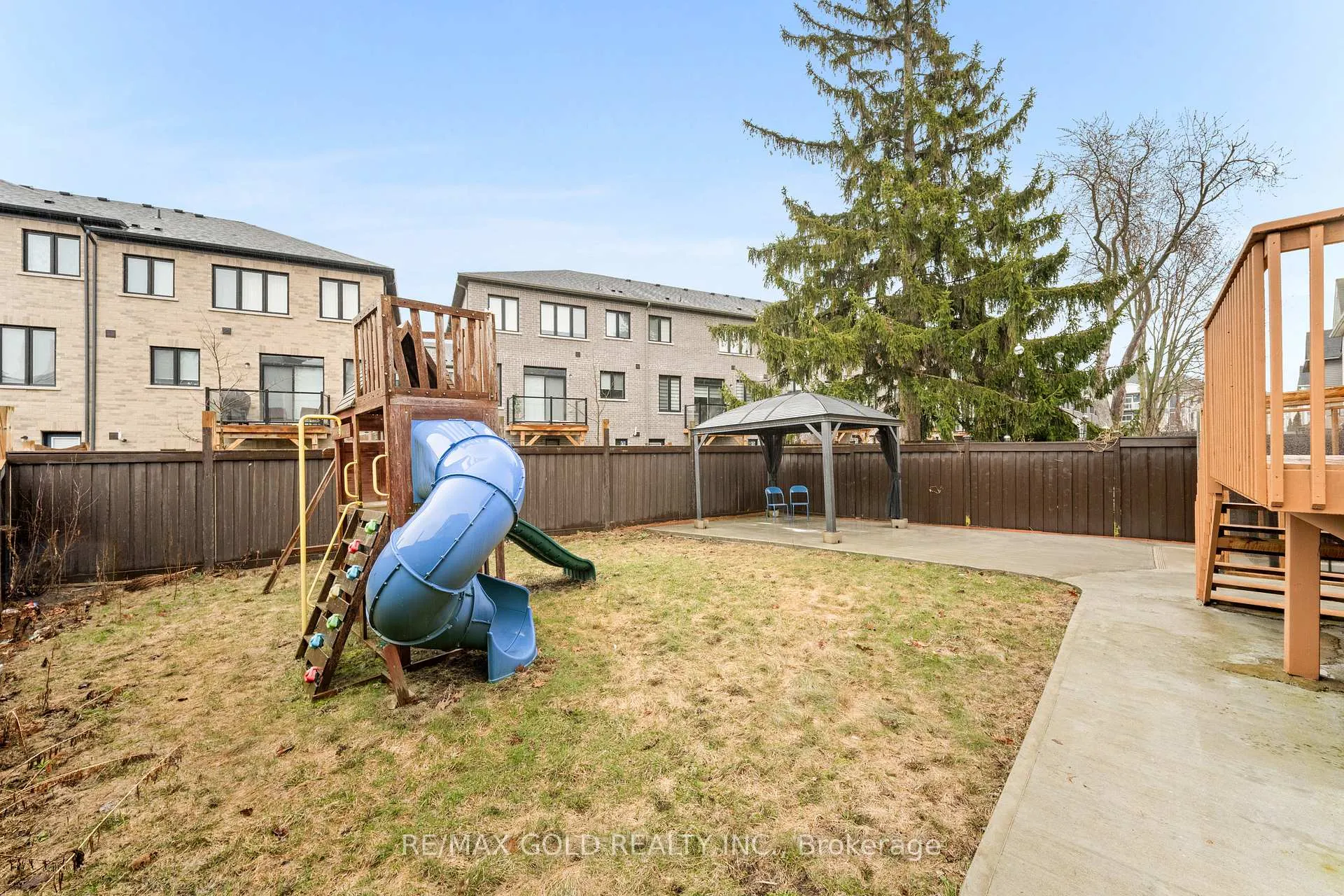 Photo 47 of 57 James Govan Drive, Whitby, Port Whitby — HOMEH