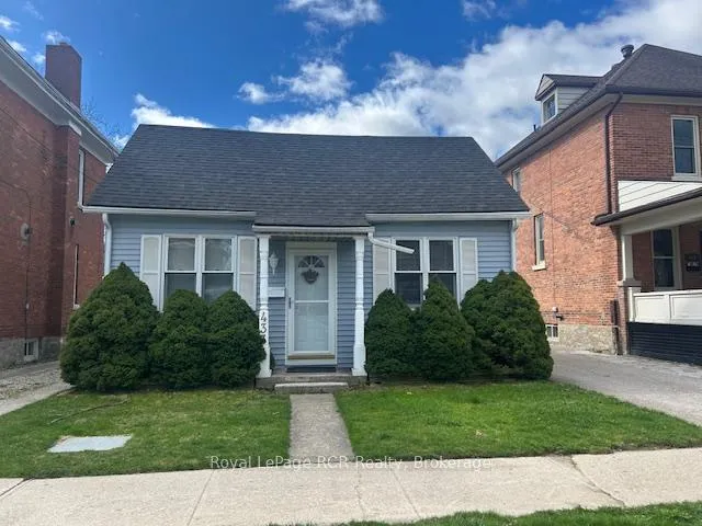 Front of 433 12th Street W