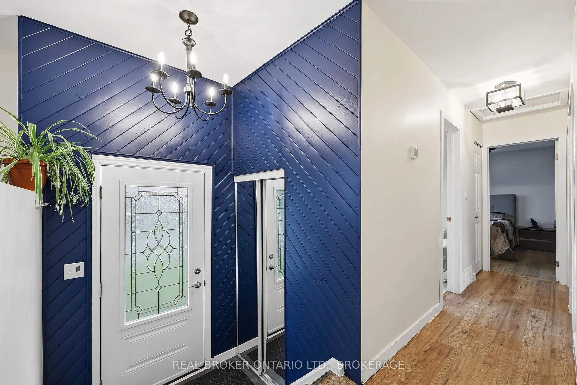 Photo 6 of 167 Manitou W Crescent, Loyalist, Amherstview — HOMEH