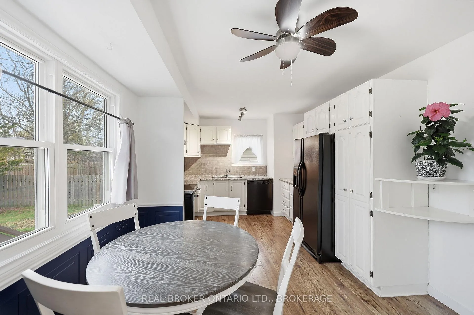 Photo 8 of 167 Manitou W Crescent, Loyalist, Amherstview — HOMEH