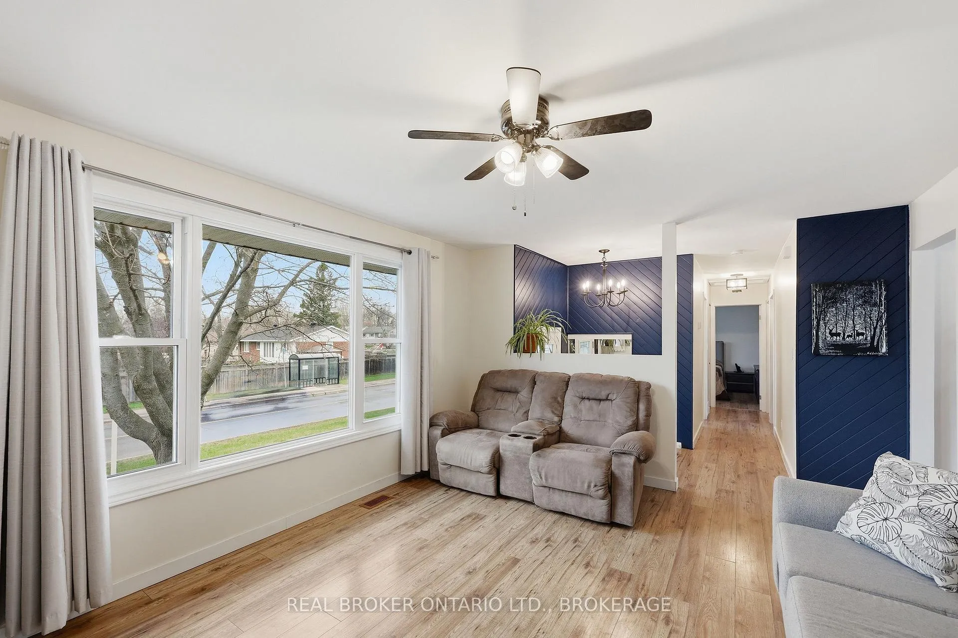 Photo 15 of 167 Manitou W Crescent, Loyalist, Amherstview — HOMEH