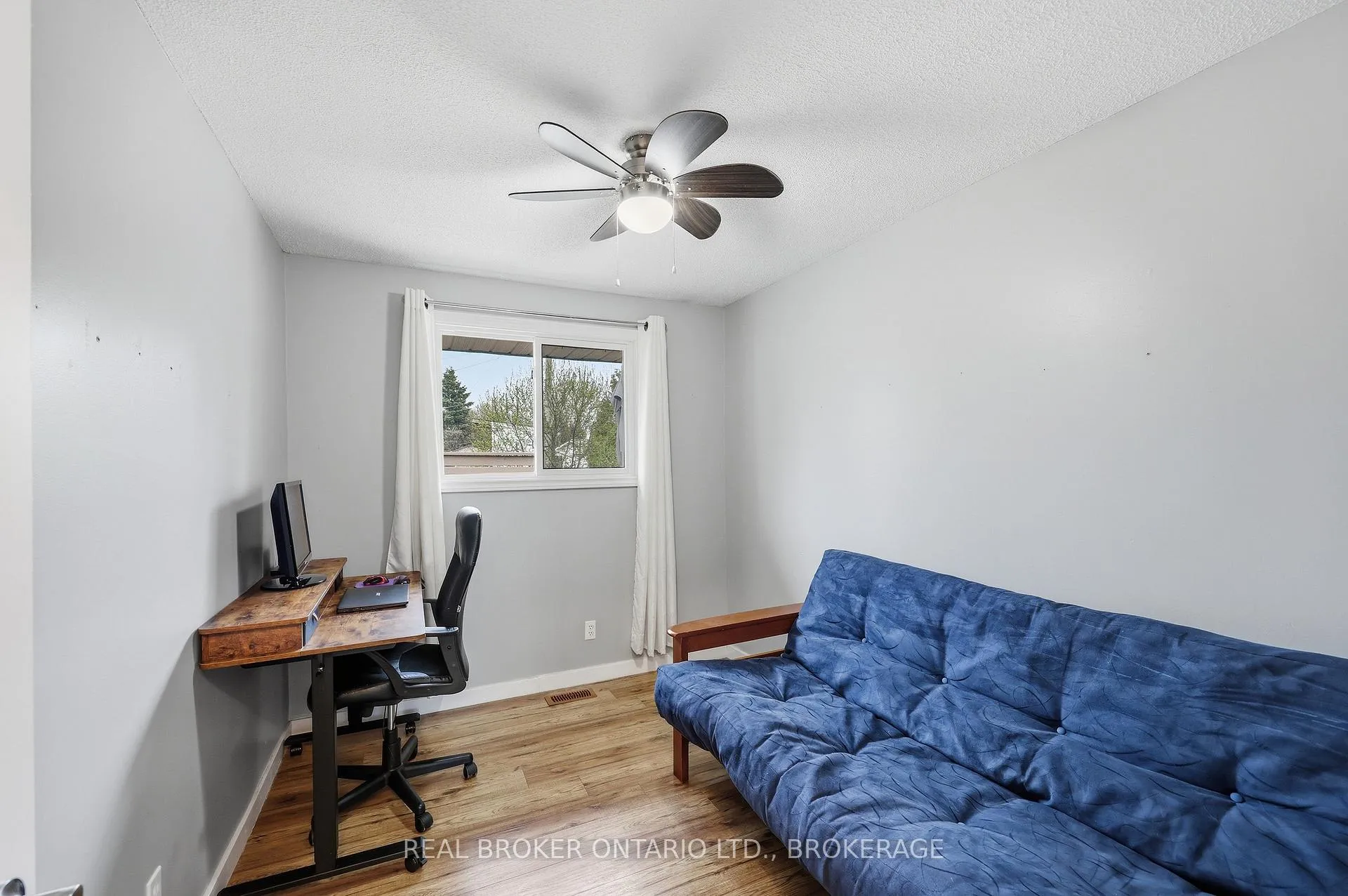 Photo 17 of 167 Manitou W Crescent, Loyalist, Amherstview — HOMEH