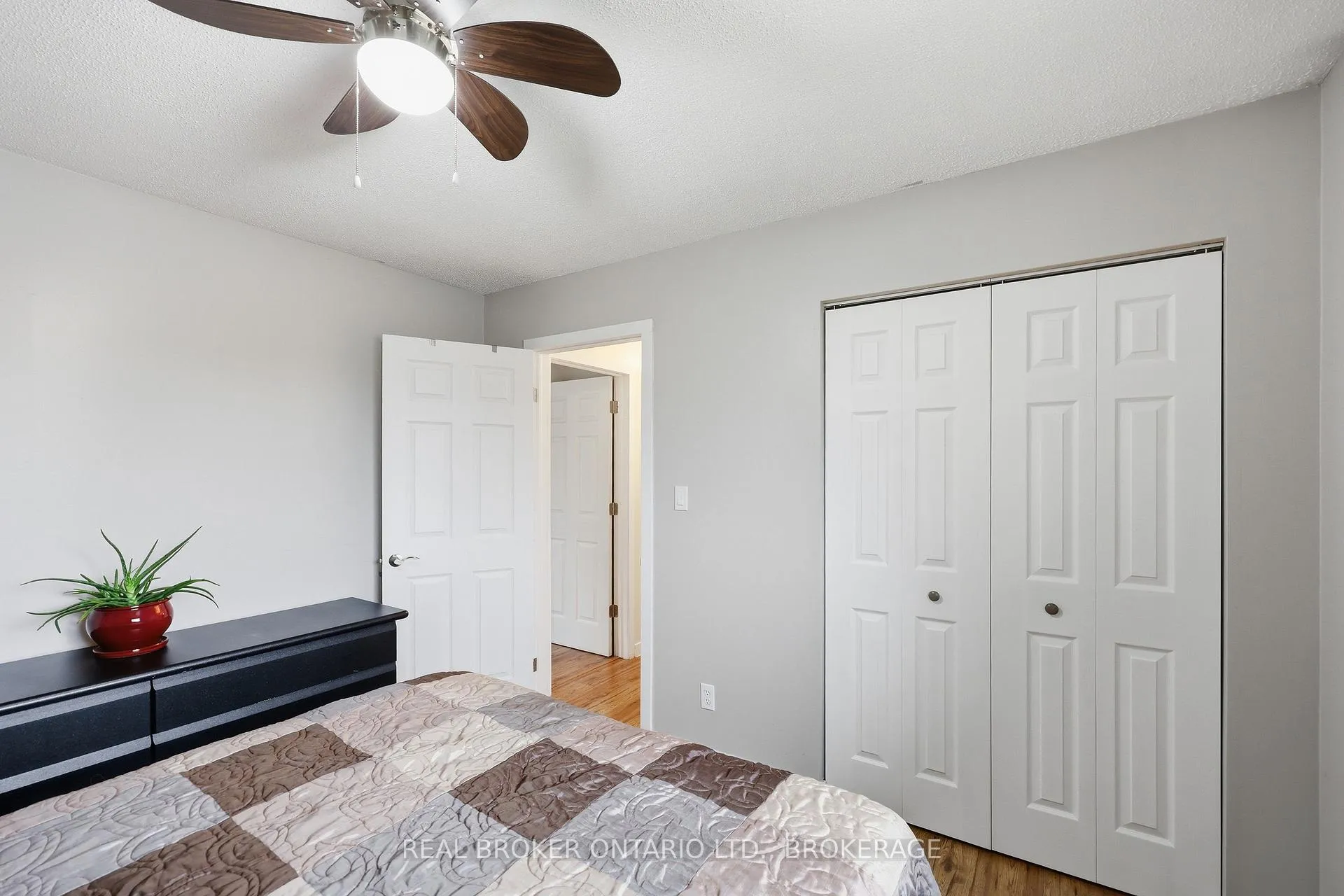 Photo 19 of 167 Manitou W Crescent, Loyalist, Amherstview — HOMEH