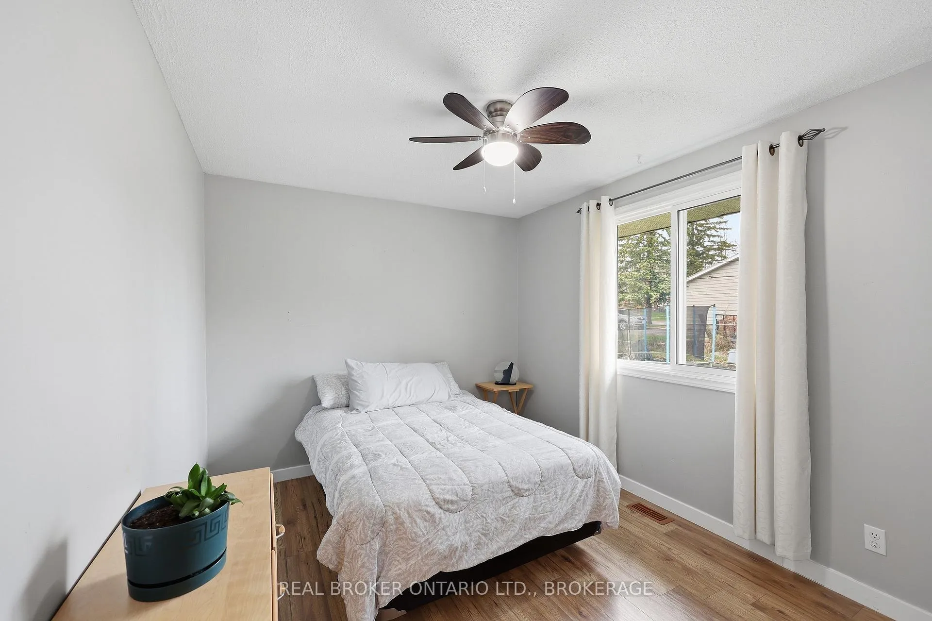Photo 20 of 167 Manitou W Crescent, Loyalist, Amherstview — HOMEH