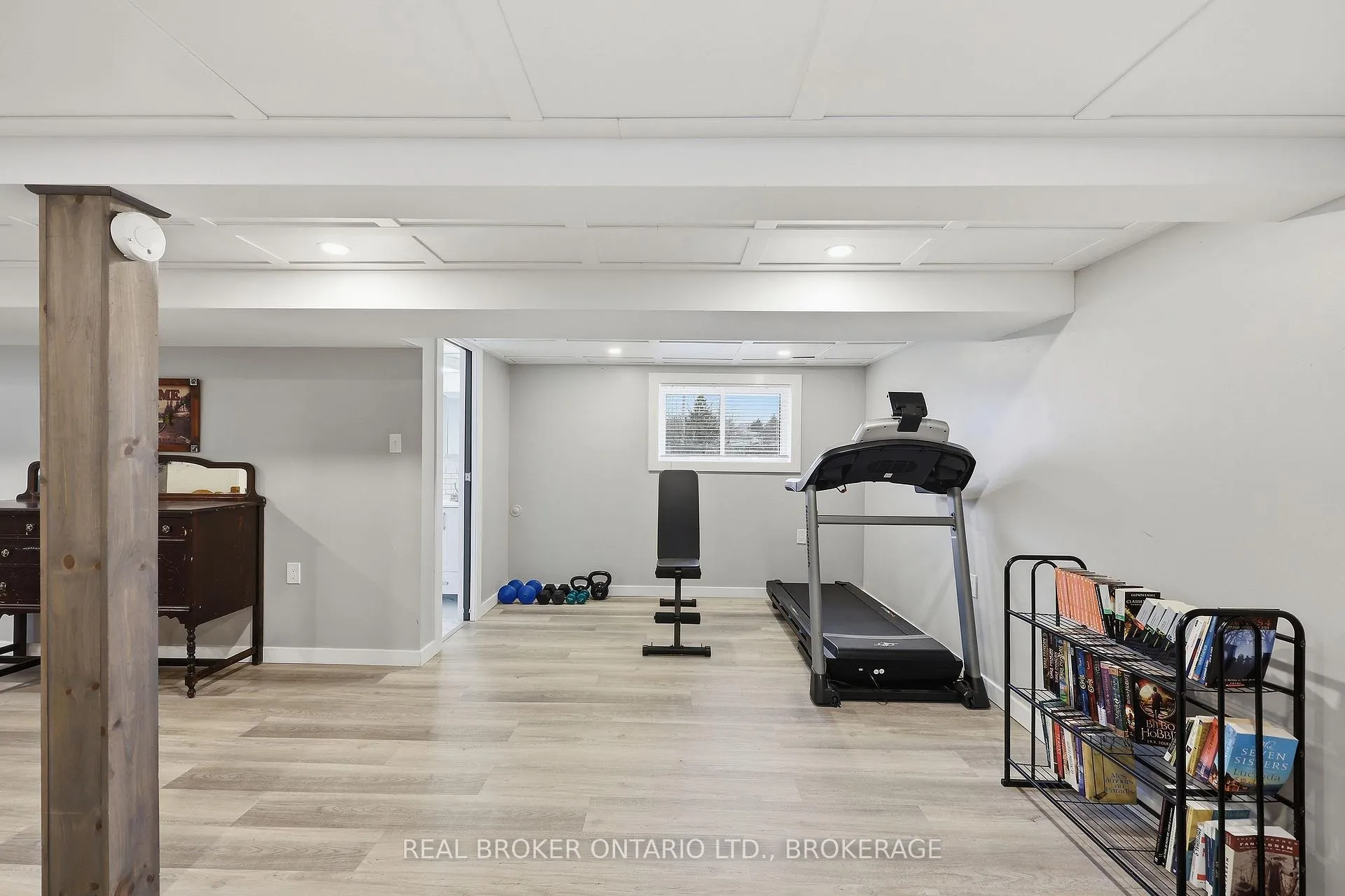 Photo 25 of 167 Manitou W Crescent, Loyalist, Amherstview — HOMEH