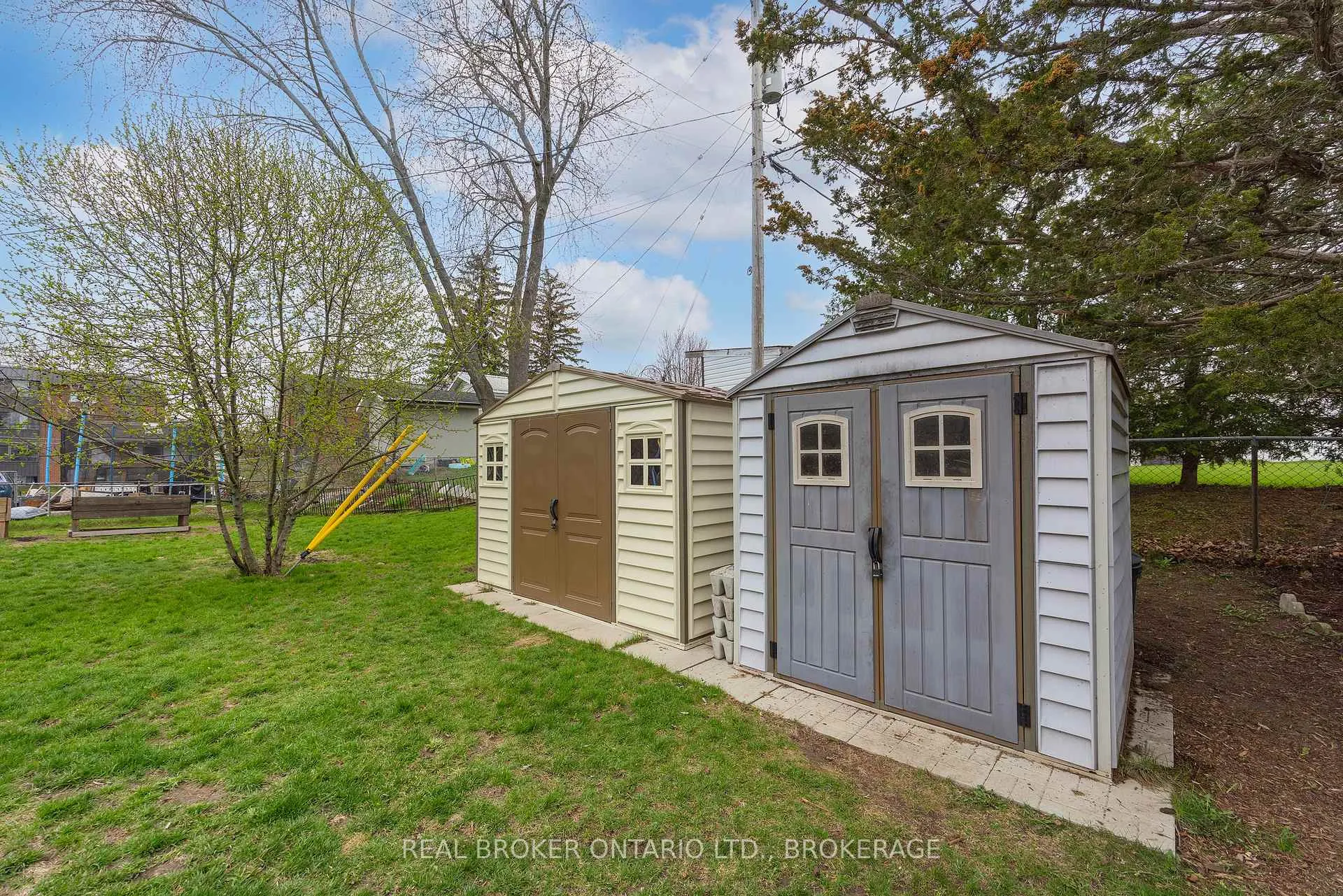 Photo 35 of 167 Manitou W Crescent, Loyalist, Amherstview — HOMEH