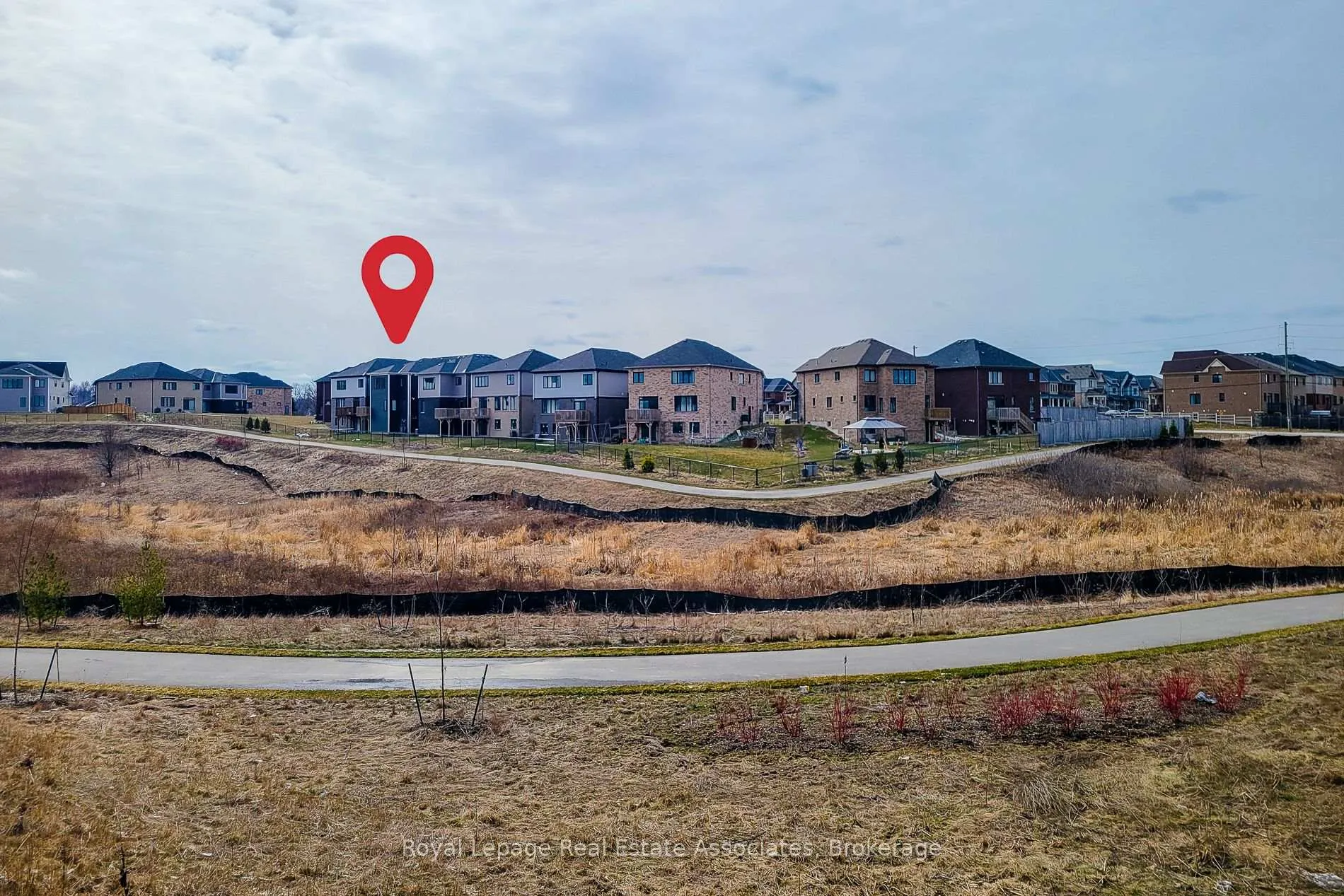 Photo 5 of 10 Castro Lane, Haldimand — HOMEH