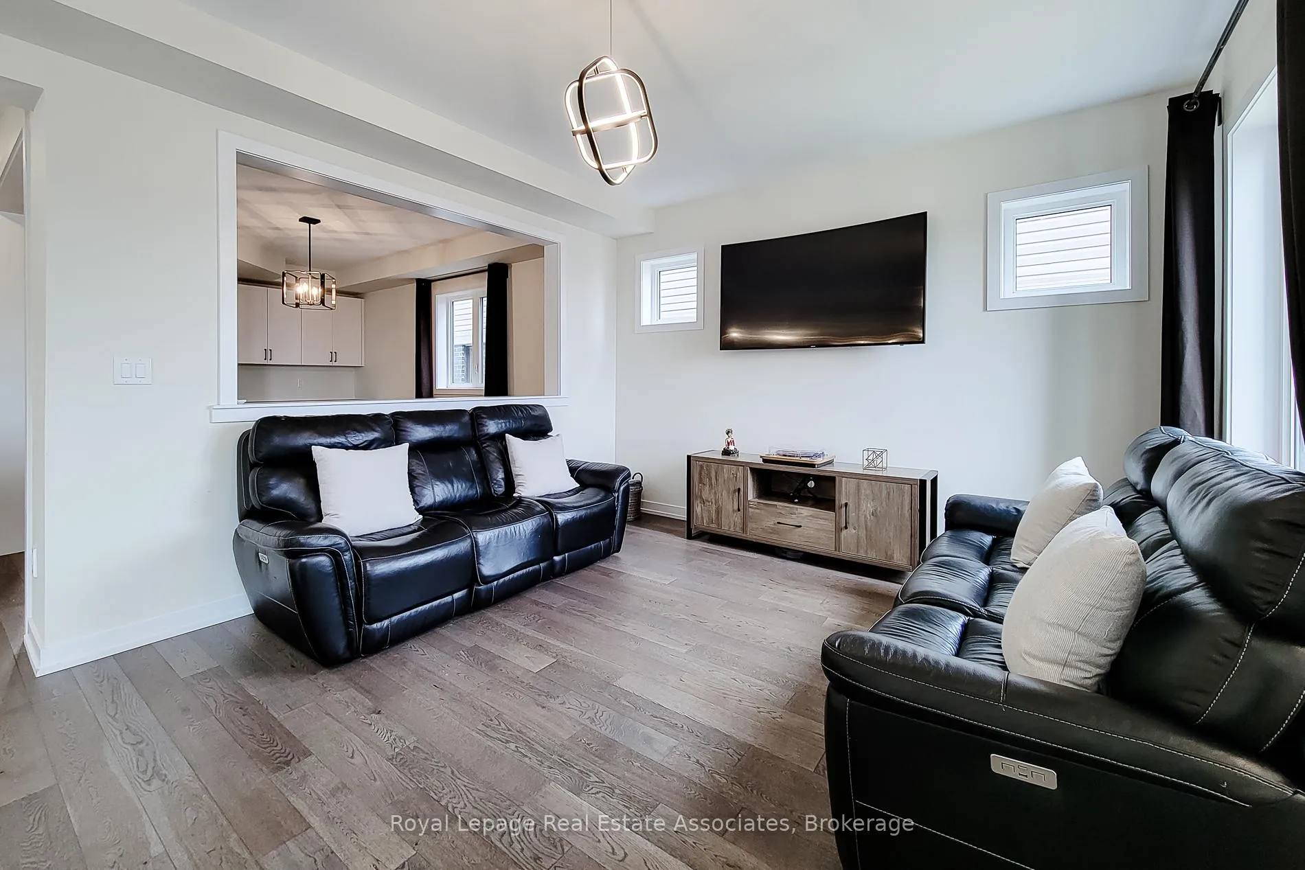 Photo 11 of 10 Castro Lane, Haldimand — HOMEH