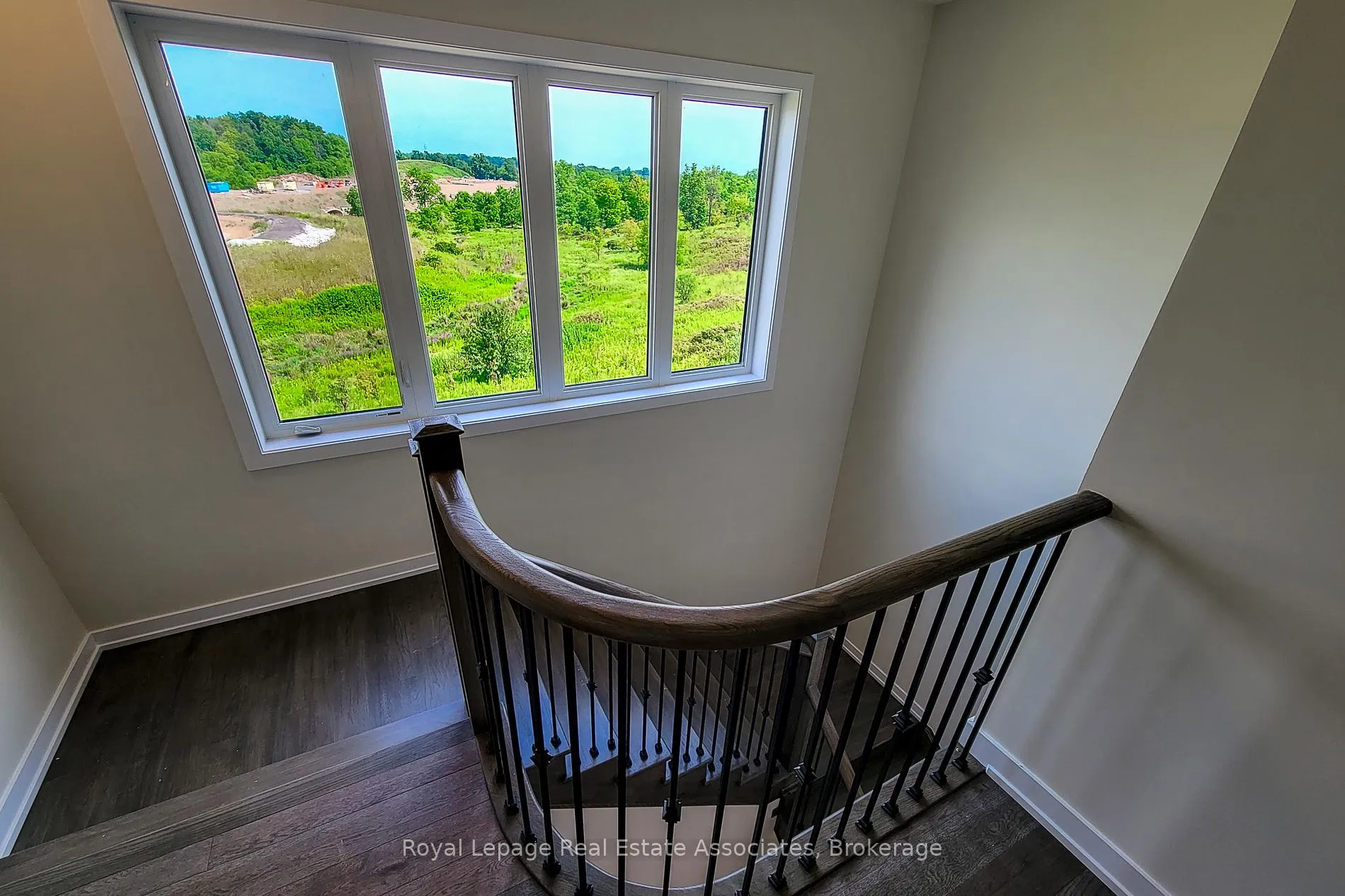 Photo 21 of 10 Castro Lane, Haldimand — HOMEH