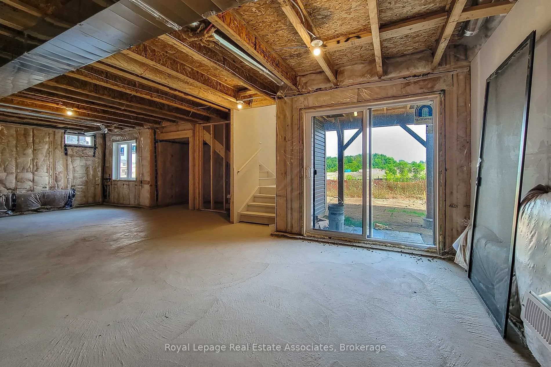 Photo 35 of 10 Castro Lane, Haldimand — HOMEH