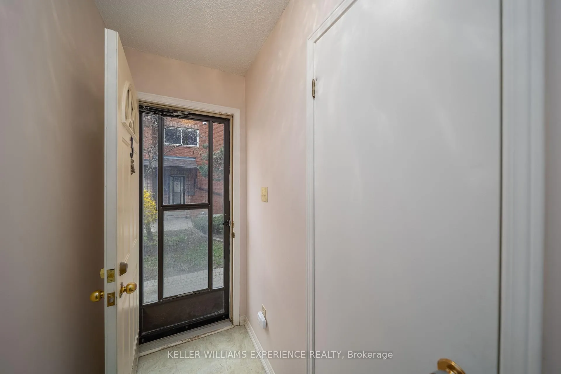 Photo 5 of Unit 3, 1104 Loggers Run, Barrie, Ardagh — HOMEH