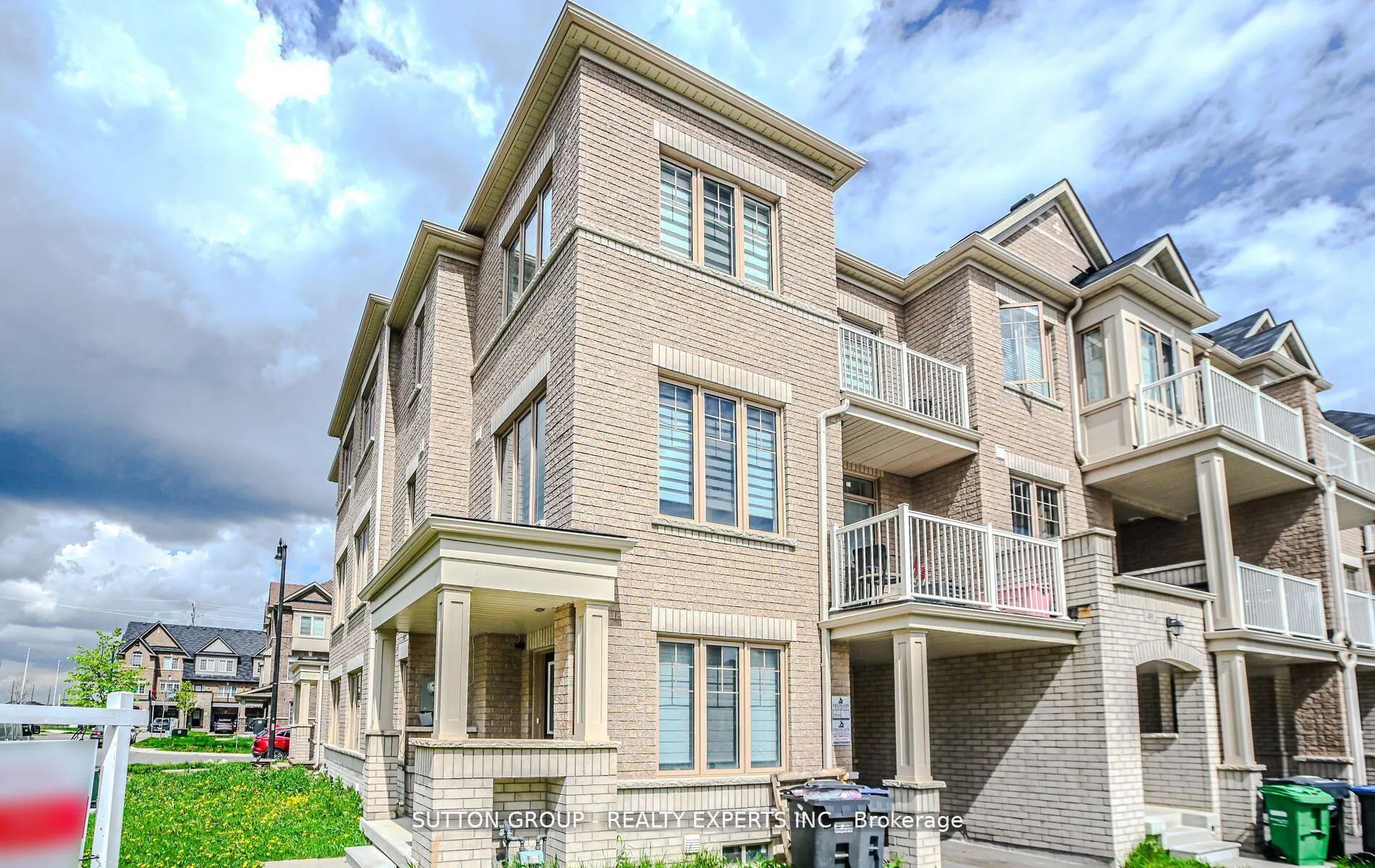 Front of 65 Fruitvale Circle