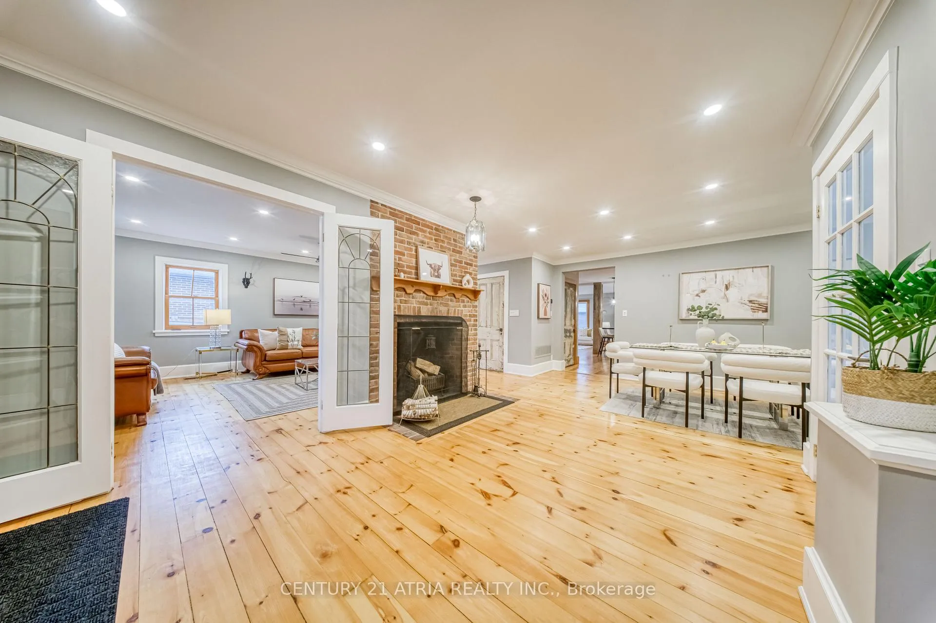 Photo 3 of 101 Clark Avenue, Markham, Thornhill — HOMEH