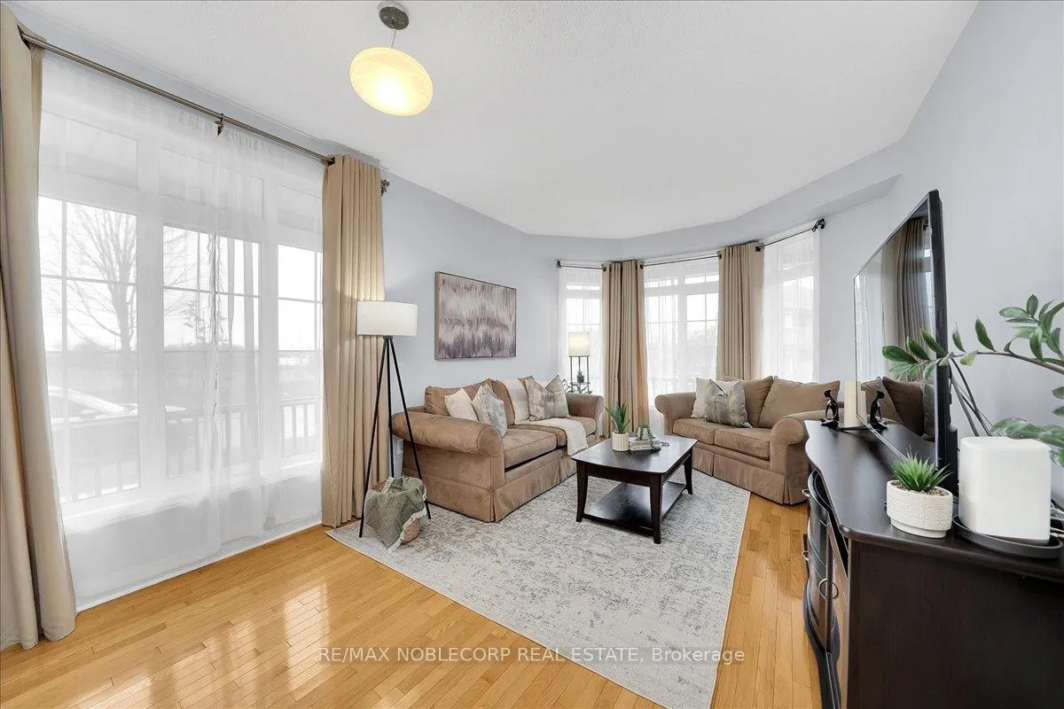 Photo 12 of 1 Plover Heights, Vaughan, Vellore Village — HOMEH