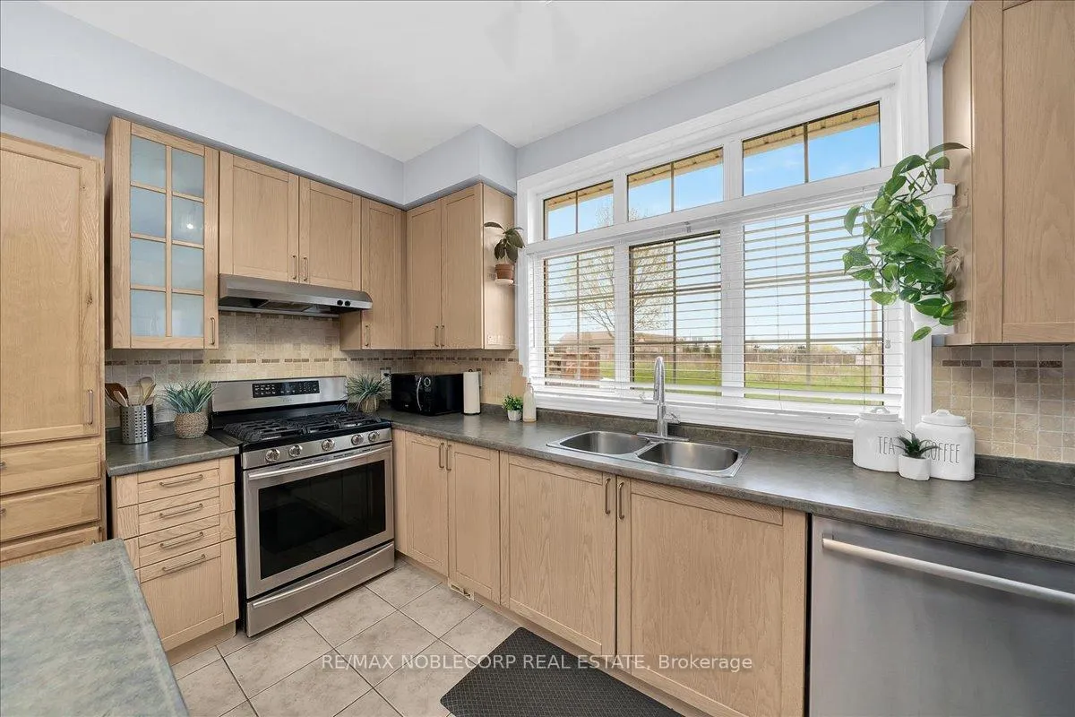 Photo 22 of 1 Plover Heights, Vaughan, Vellore Village — HOMEH