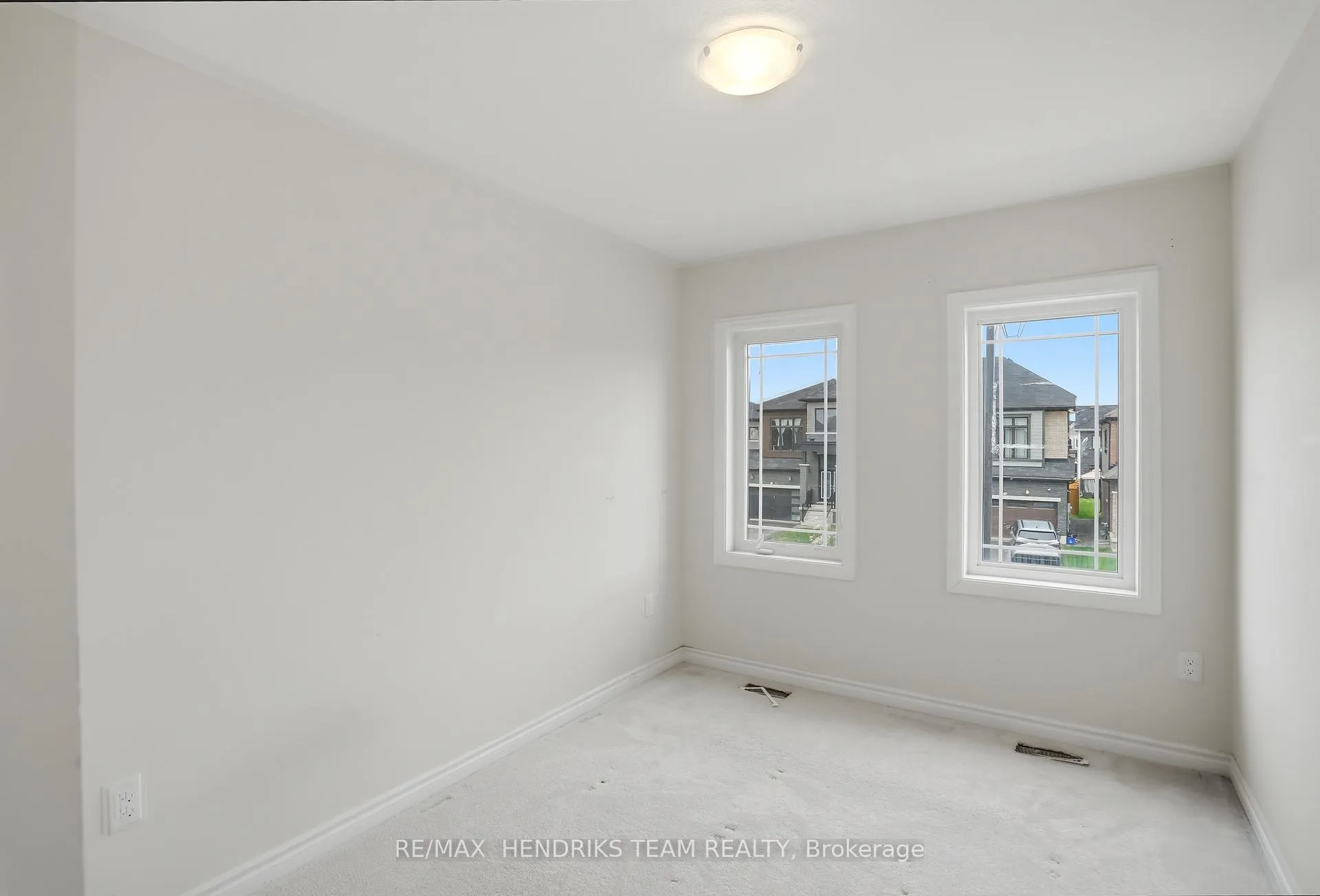 Photo 18 of 400 Barker Parkway, Thorold, Rolling Meadows — HOMEH