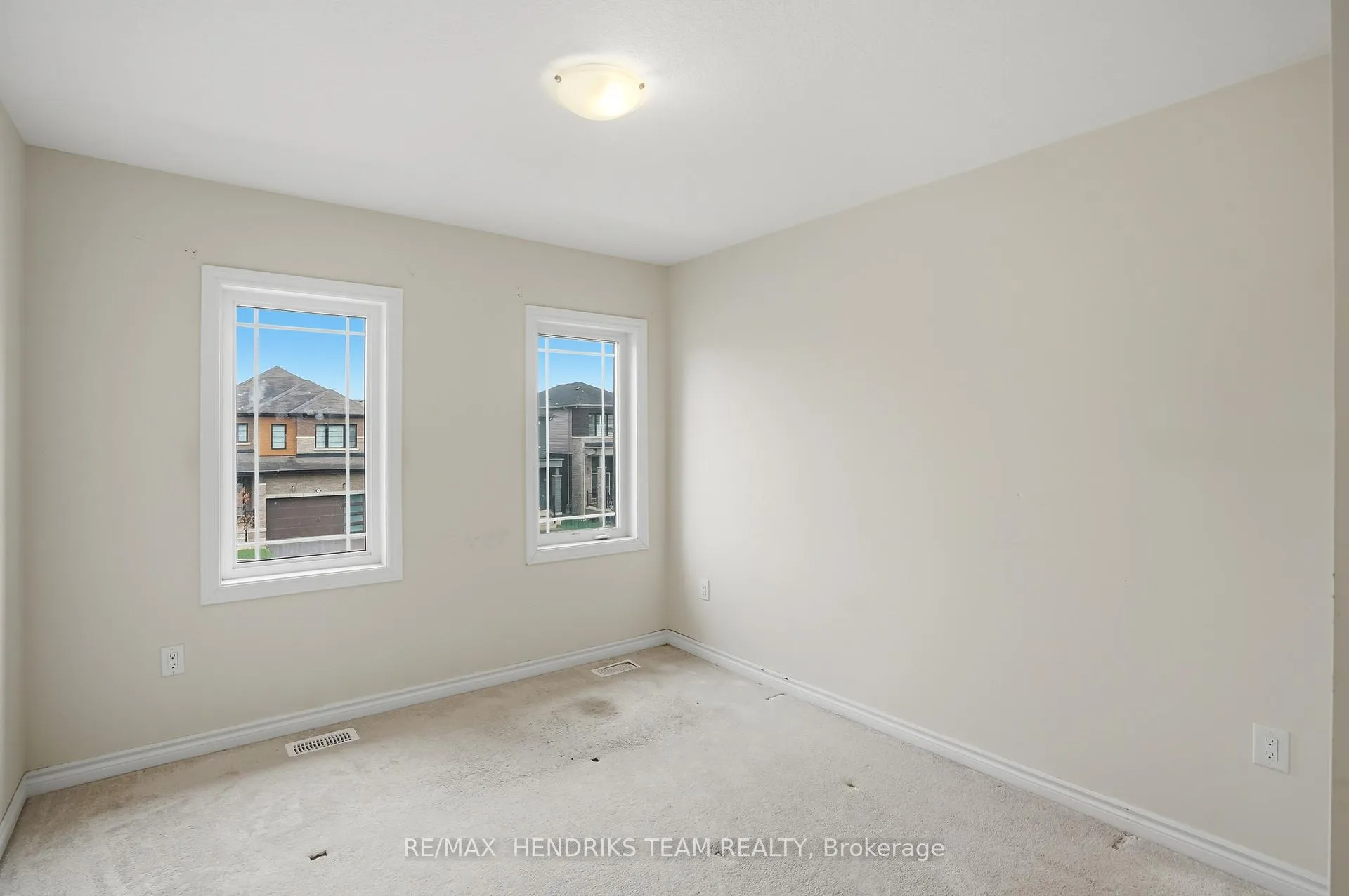 Photo 19 of 400 Barker Parkway, Thorold, Rolling Meadows — HOMEH