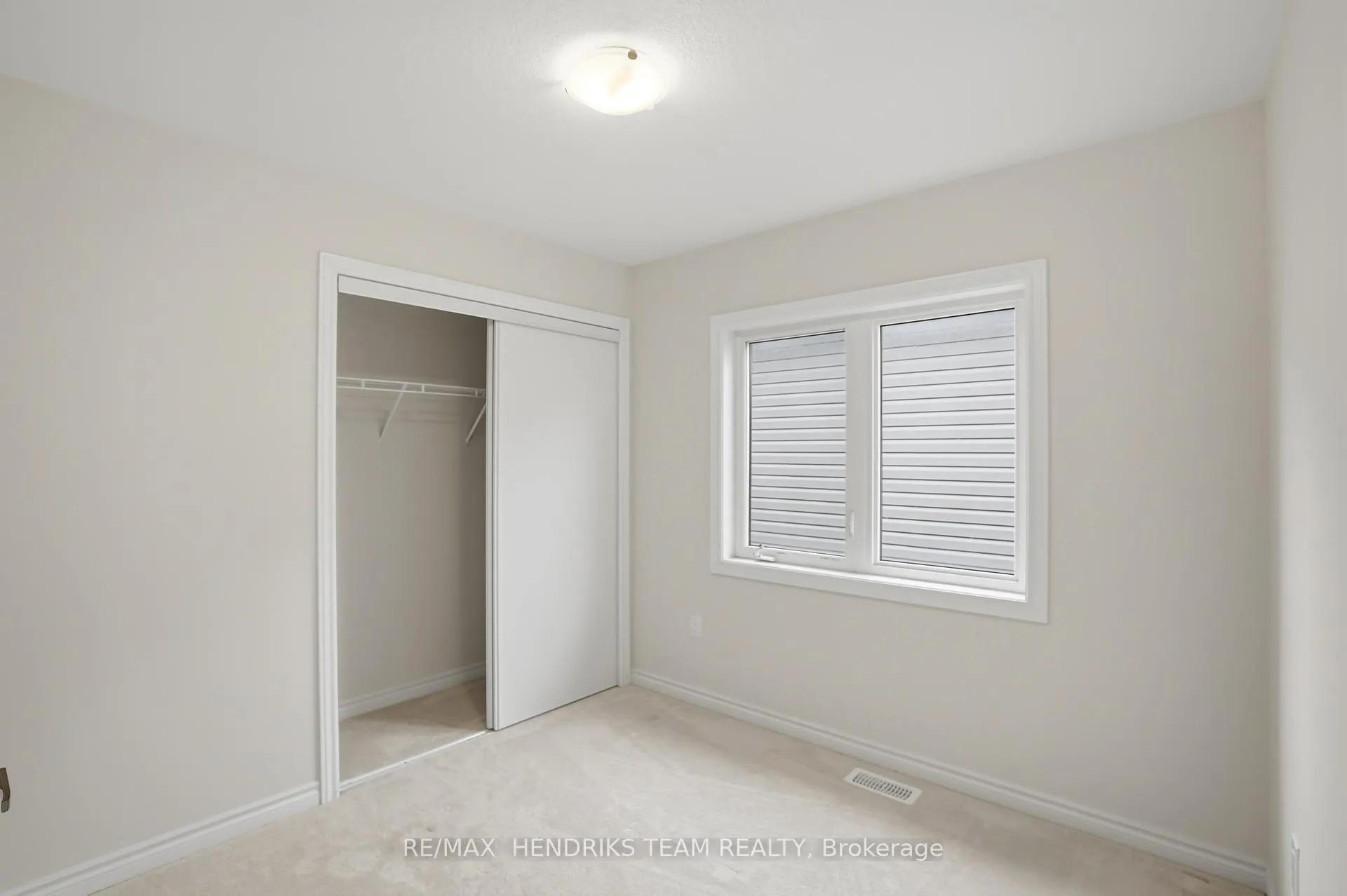 Photo 20 of 400 Barker Parkway, Thorold, Rolling Meadows — HOMEH