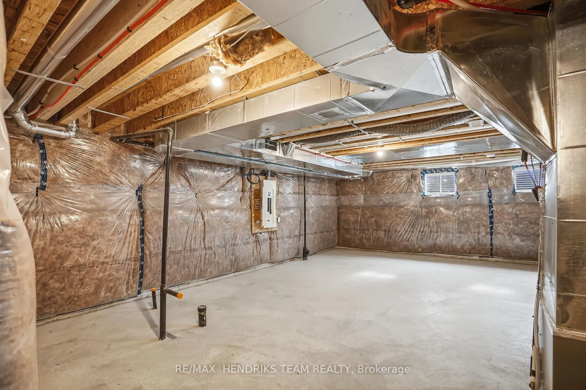 Photo 23 of 400 Barker Parkway, Thorold, Rolling Meadows — HOMEH