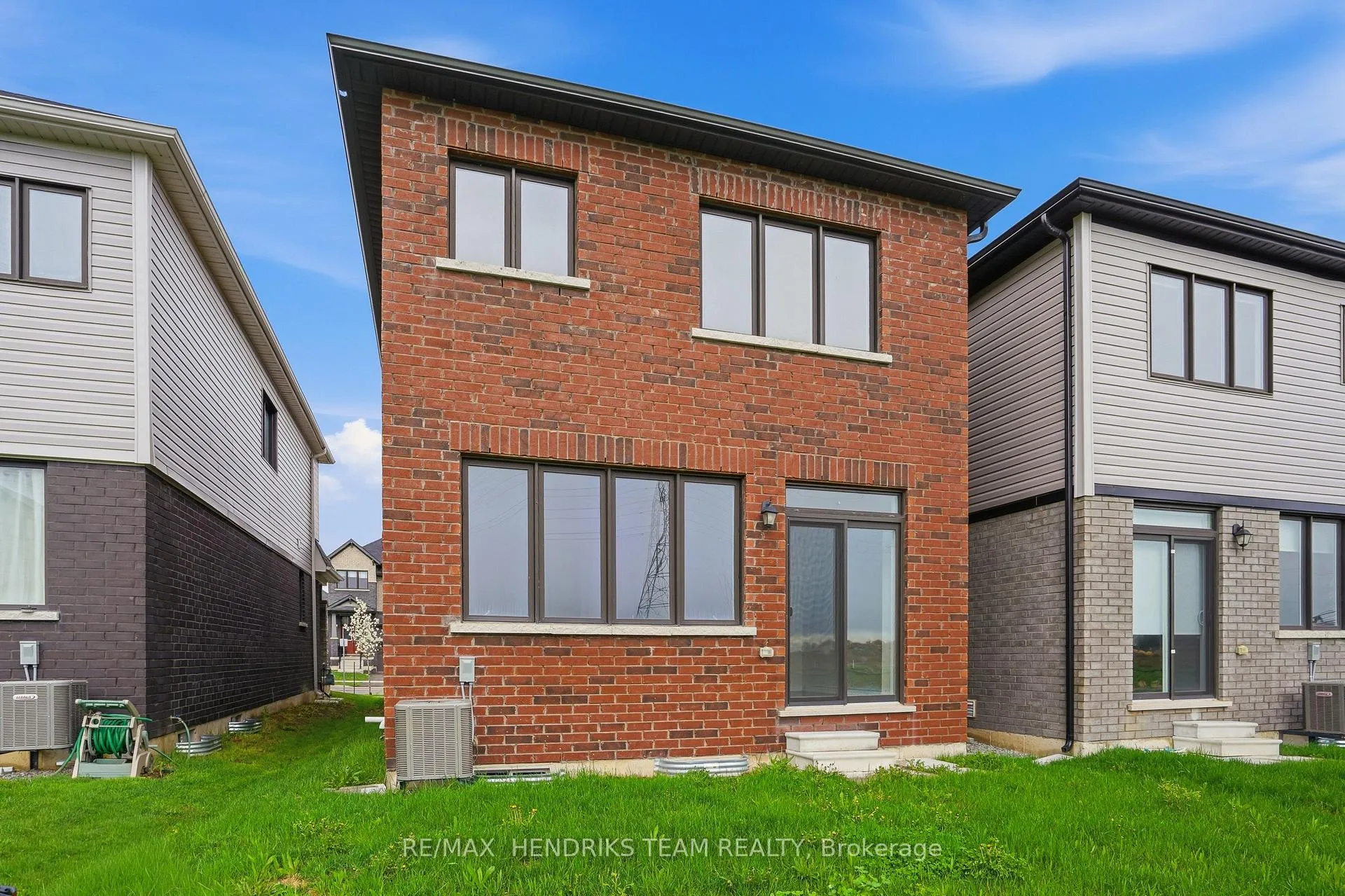 Photo 25 of 400 Barker Parkway, Thorold, Rolling Meadows — HOMEH