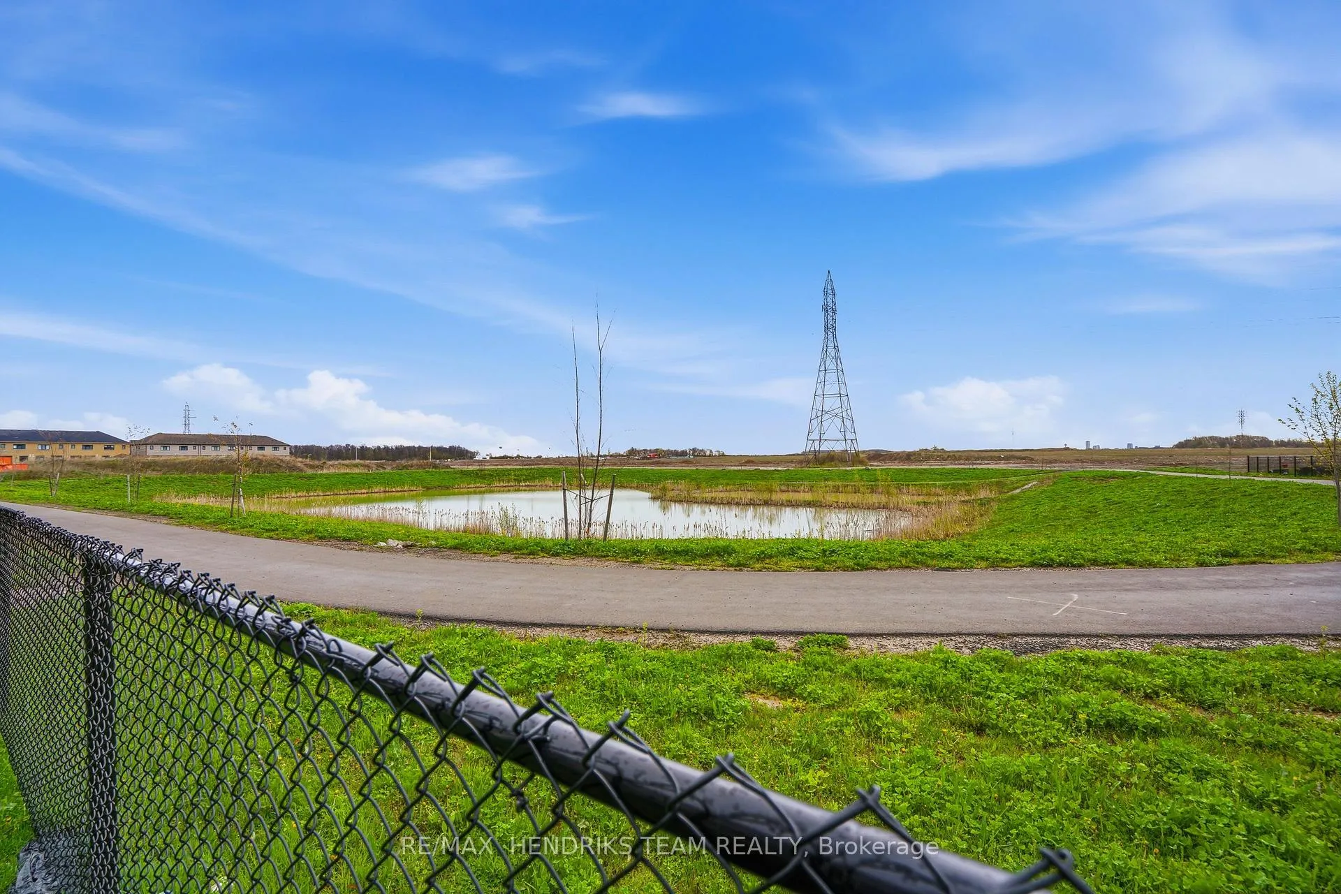Photo 28 of 400 Barker Parkway, Thorold, Rolling Meadows — HOMEH