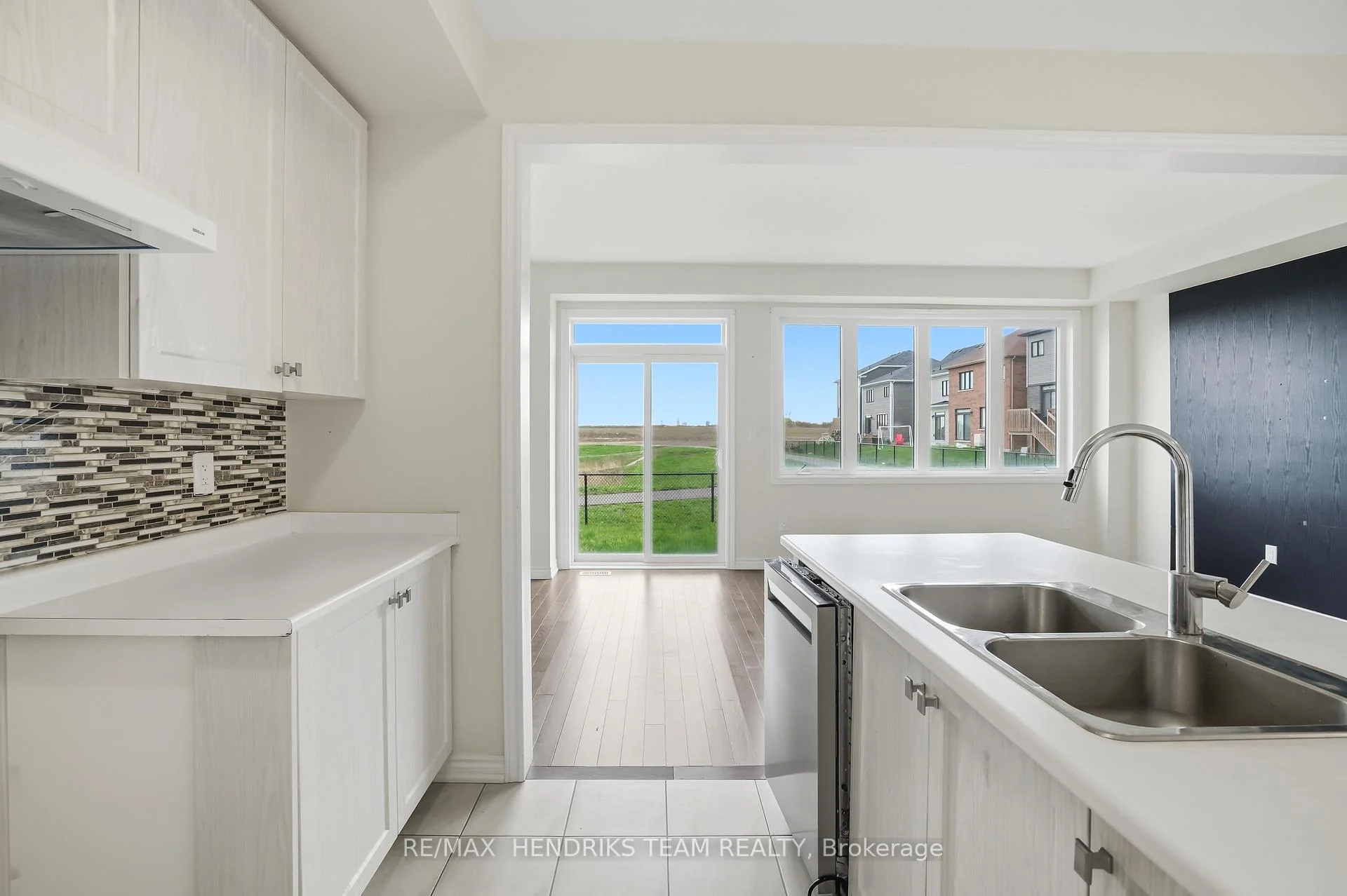 Photo 33 of 400 Barker Parkway, Thorold, Rolling Meadows — HOMEH