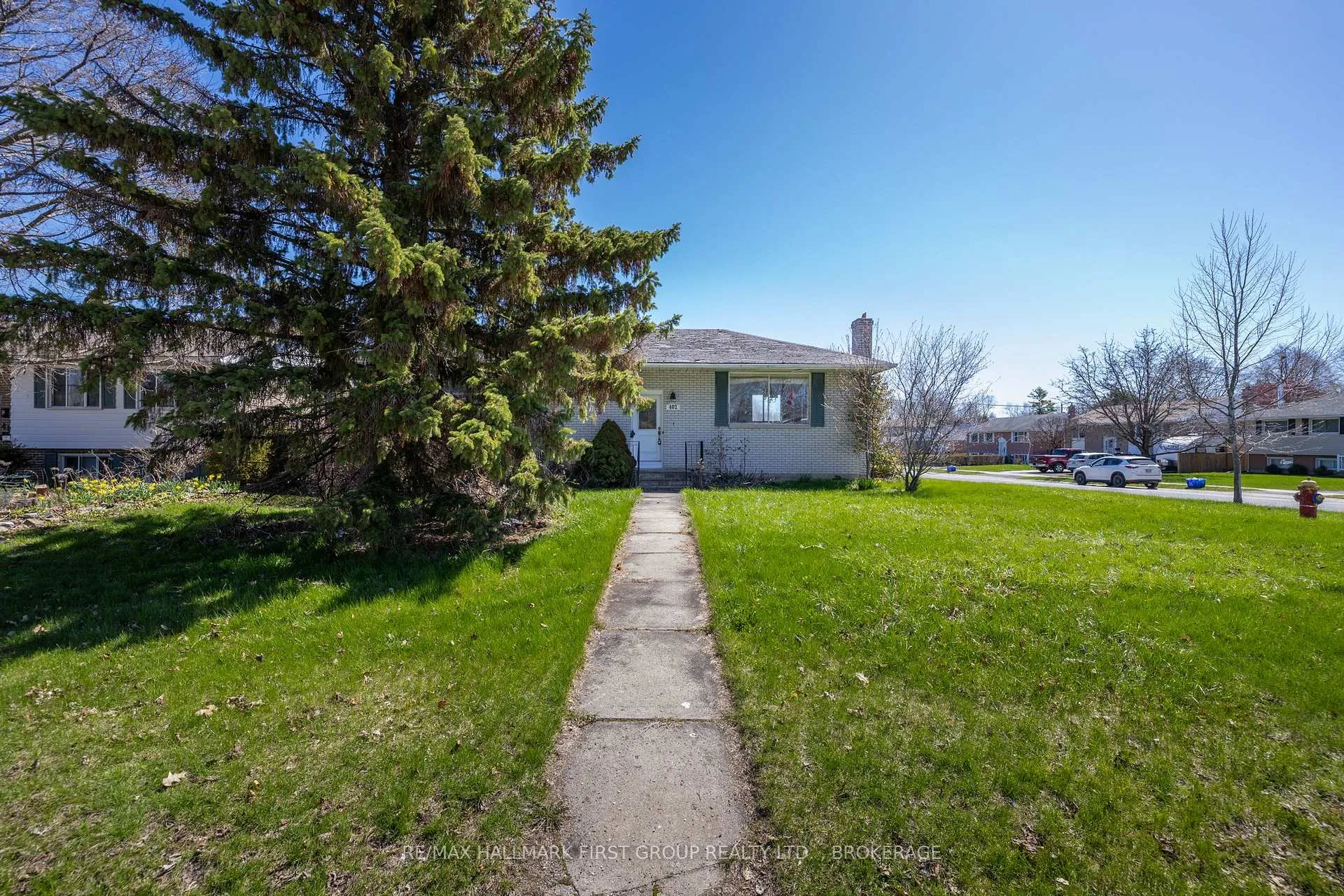Photo 3 of 402 Parkview Drive, Kingston, City Southwest — HOMEH
