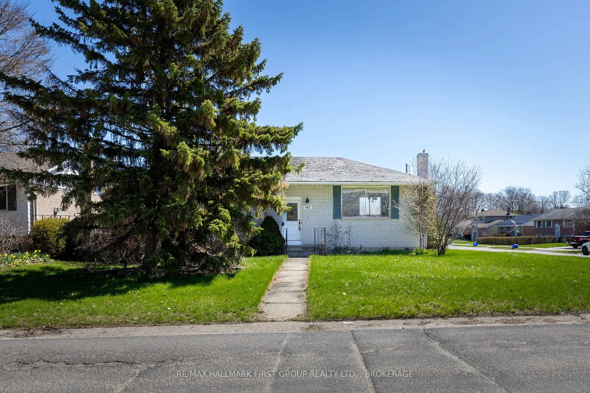 Photo 4 of 402 Parkview Drive, Kingston, City Southwest — HOMEH