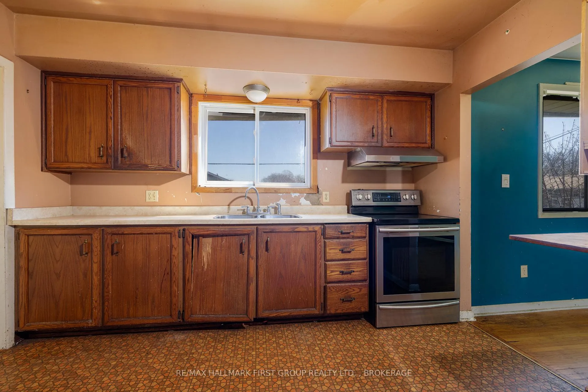 Photo 21 of 402 Parkview Drive, Kingston, City Southwest — HOMEH