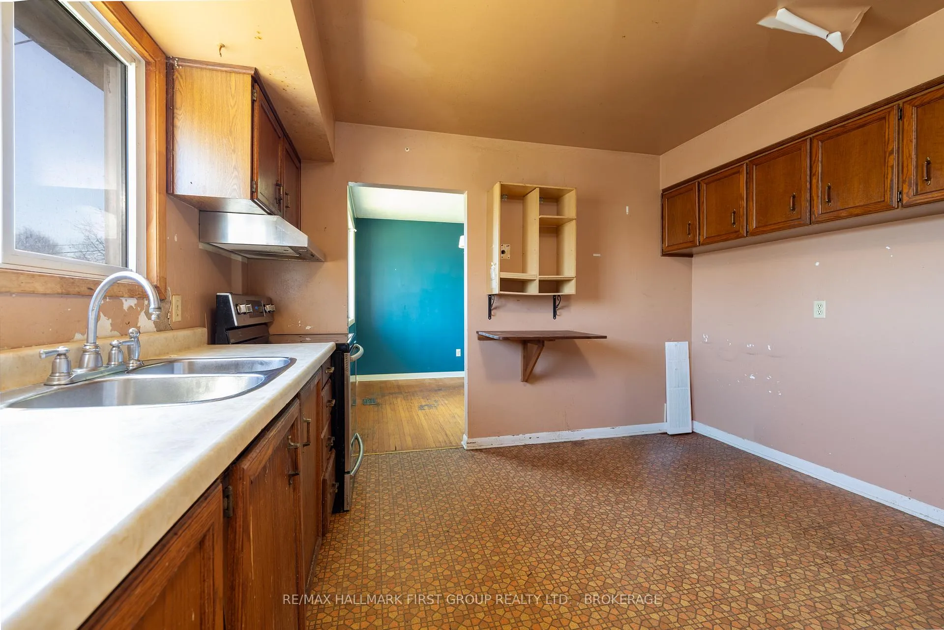 Photo 22 of 402 Parkview Drive, Kingston, City Southwest — HOMEH