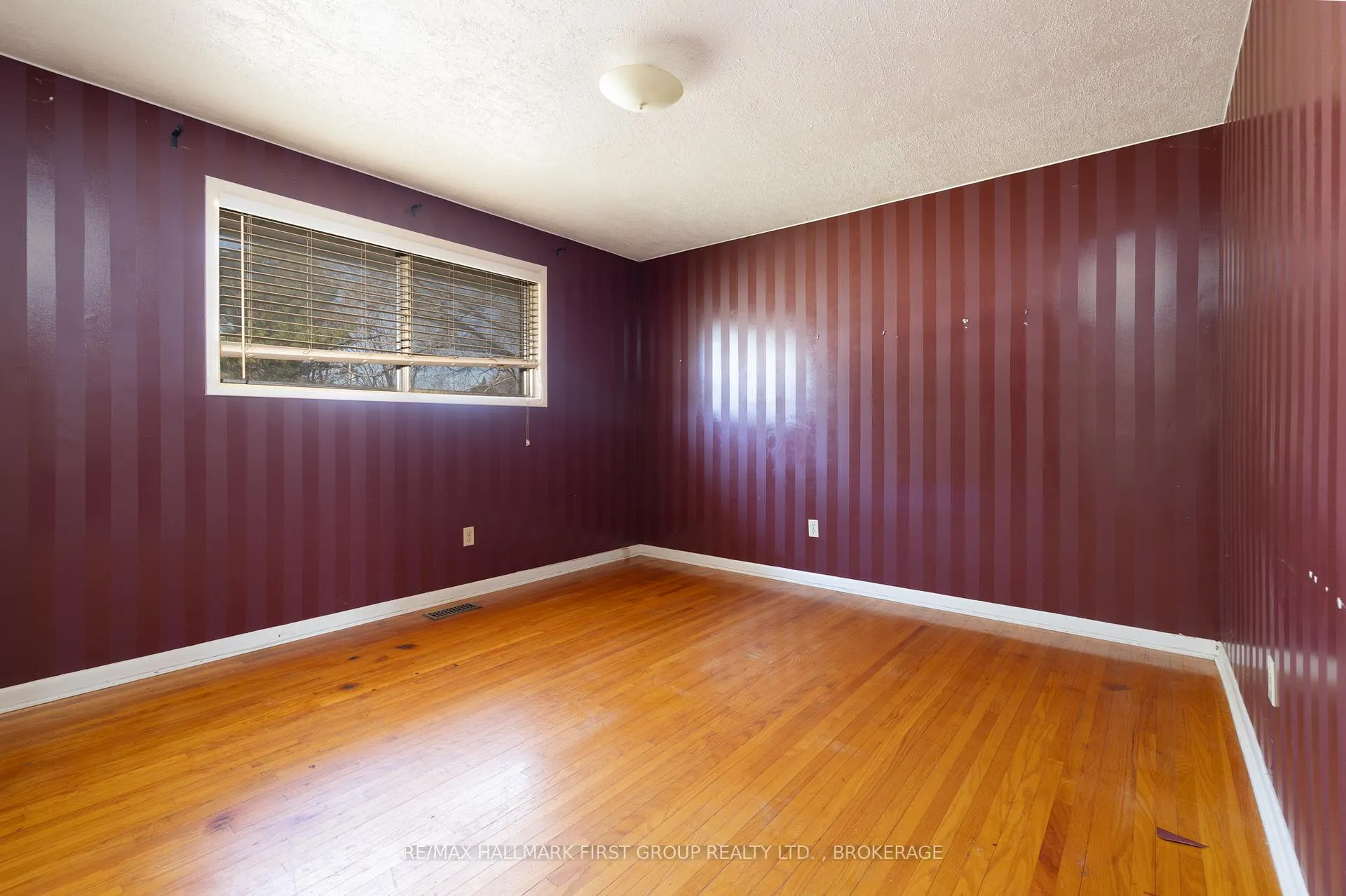 Photo 28 of 402 Parkview Drive, Kingston, City Southwest — HOMEH