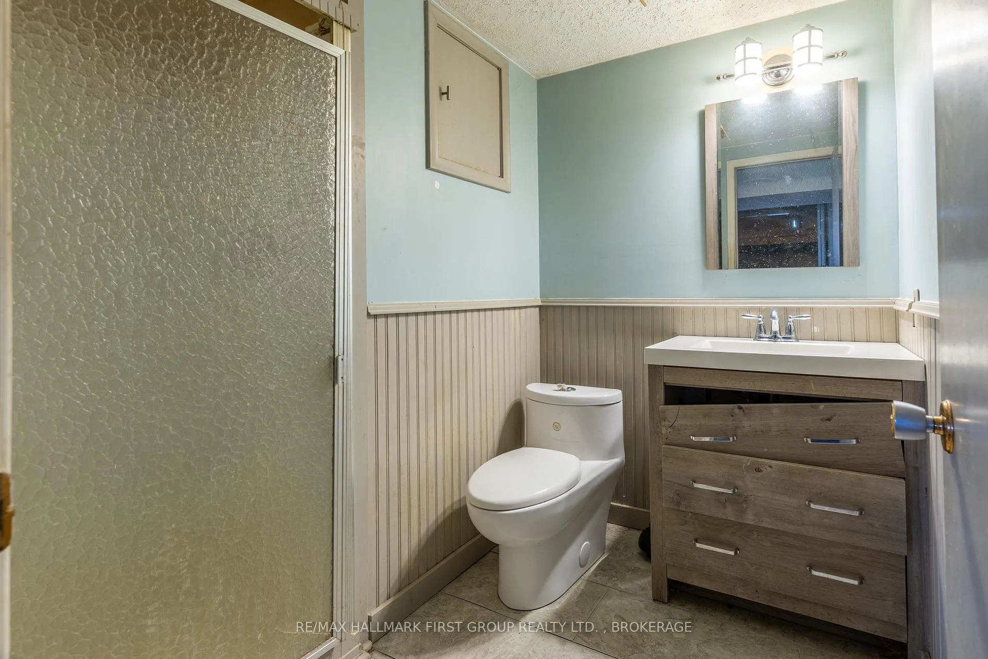 Photo 33 of 402 Parkview Drive, Kingston, City Southwest — HOMEH