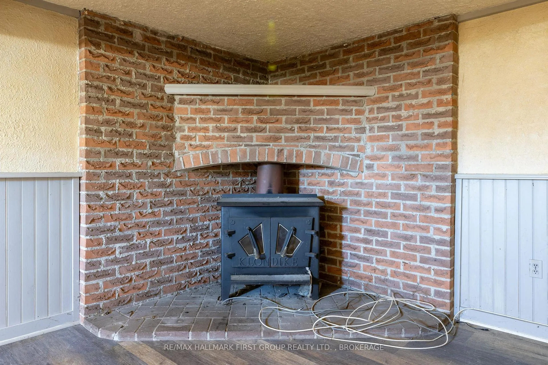 Photo 34 of 402 Parkview Drive, Kingston, City Southwest — HOMEH