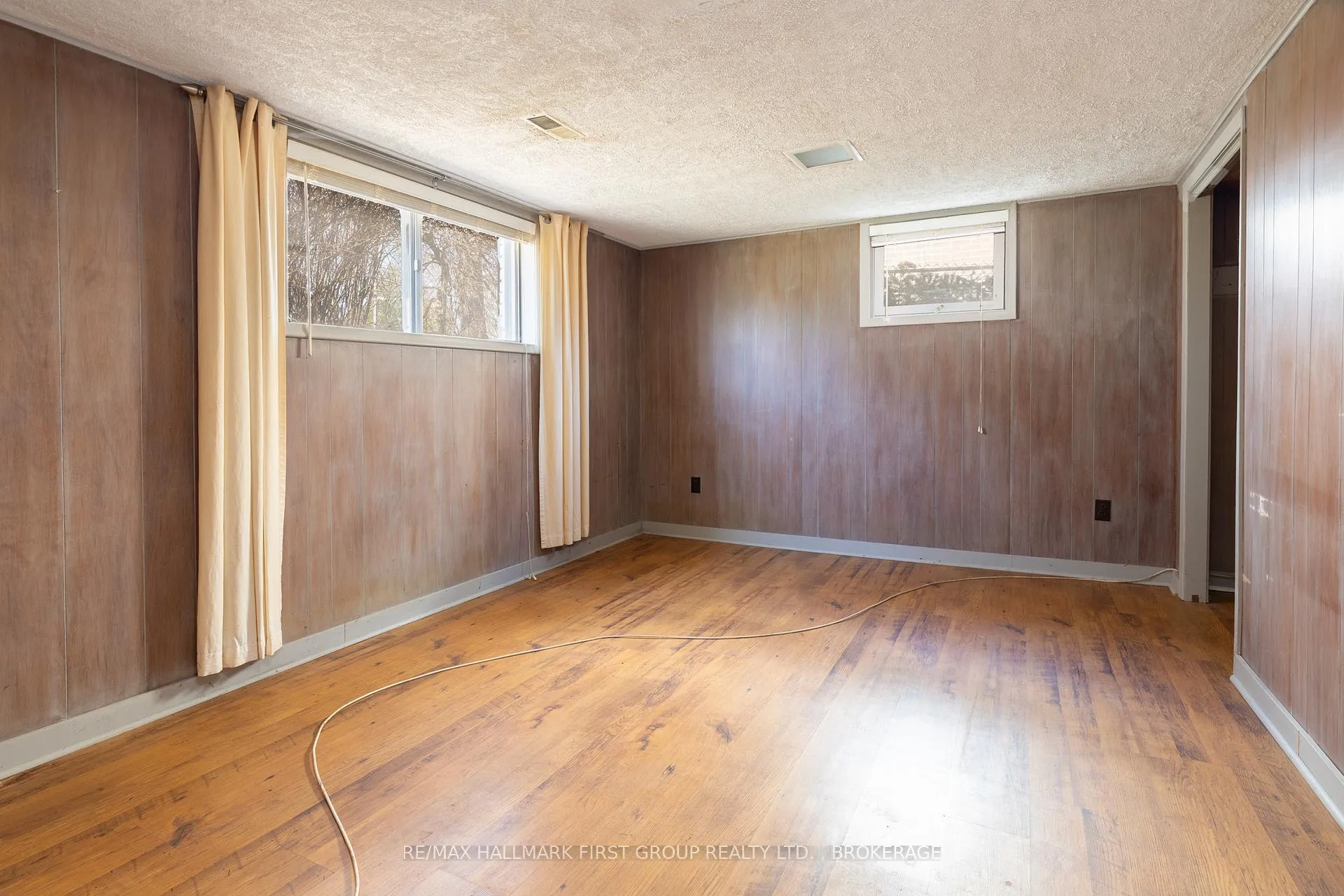 Photo 36 of 402 Parkview Drive, Kingston, City Southwest — HOMEH