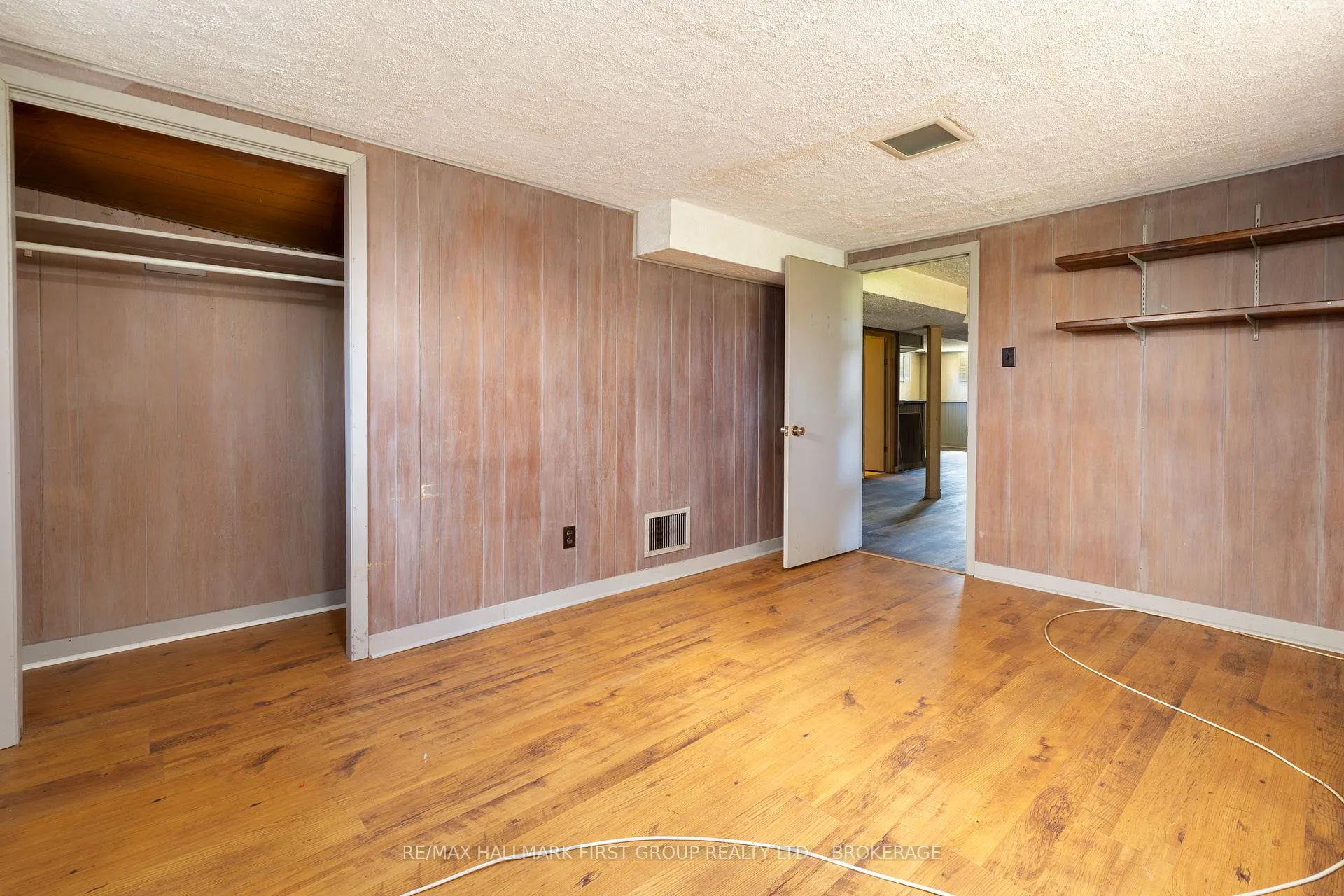 Photo 37 of 402 Parkview Drive, Kingston, City Southwest — HOMEH