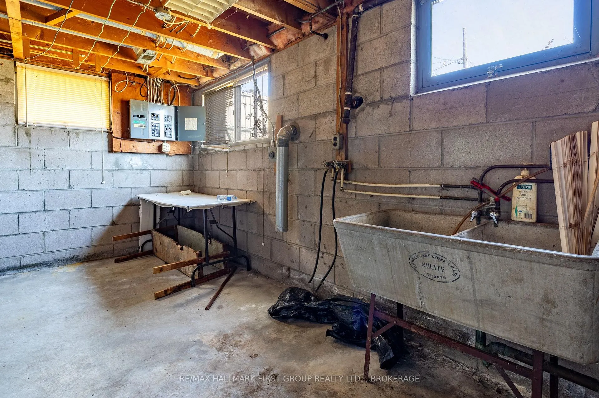 Photo 40 of 402 Parkview Drive, Kingston, City Southwest — HOMEH