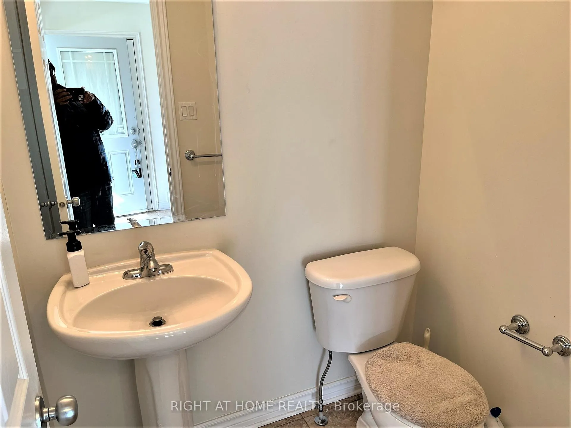 Photo 16 of 105 Tacom Circle, Ottawa, Barrhaven - Strandherd — HOMEH