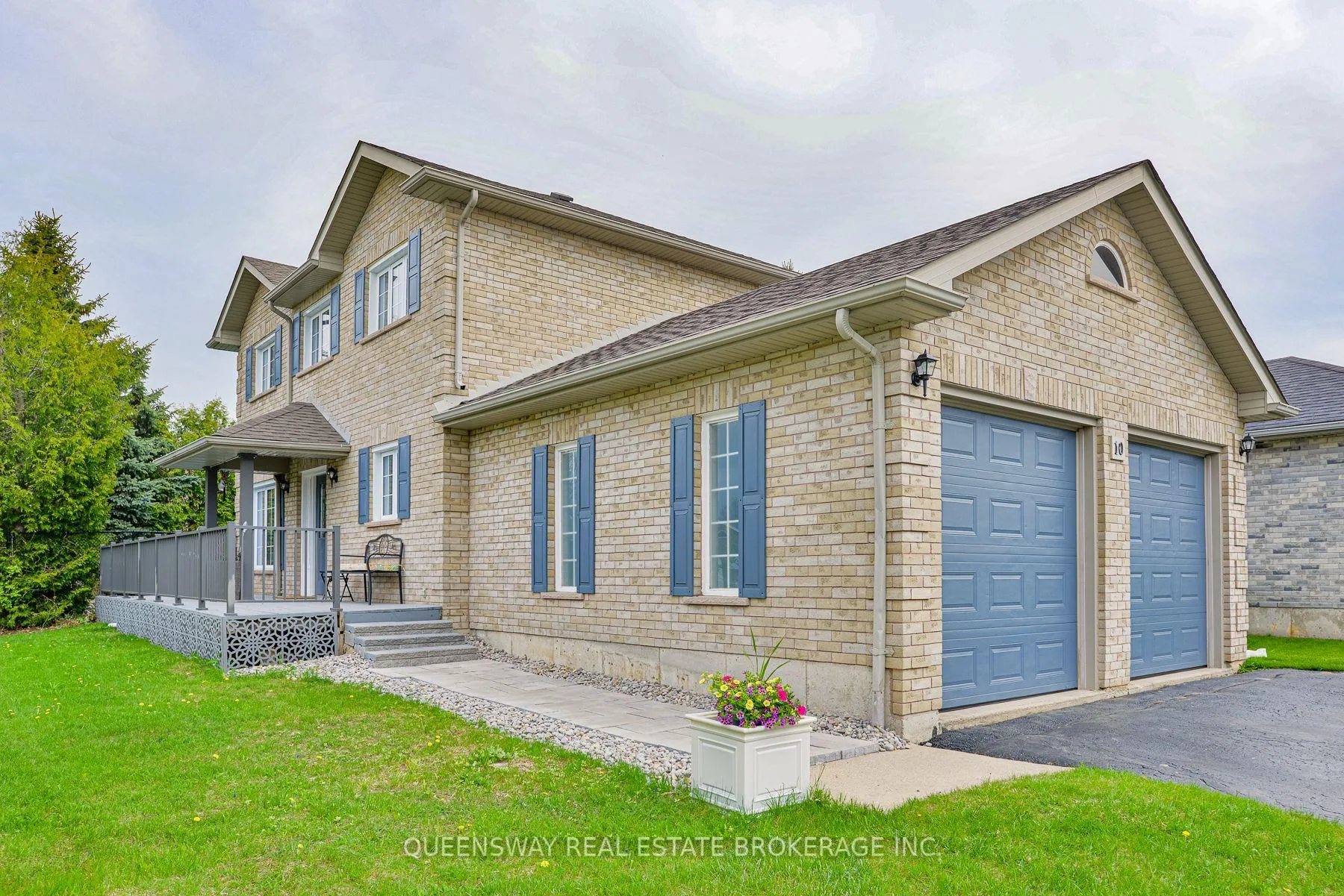 Photo 2 of 10 Lewis Drive, Orillia — HOMEH