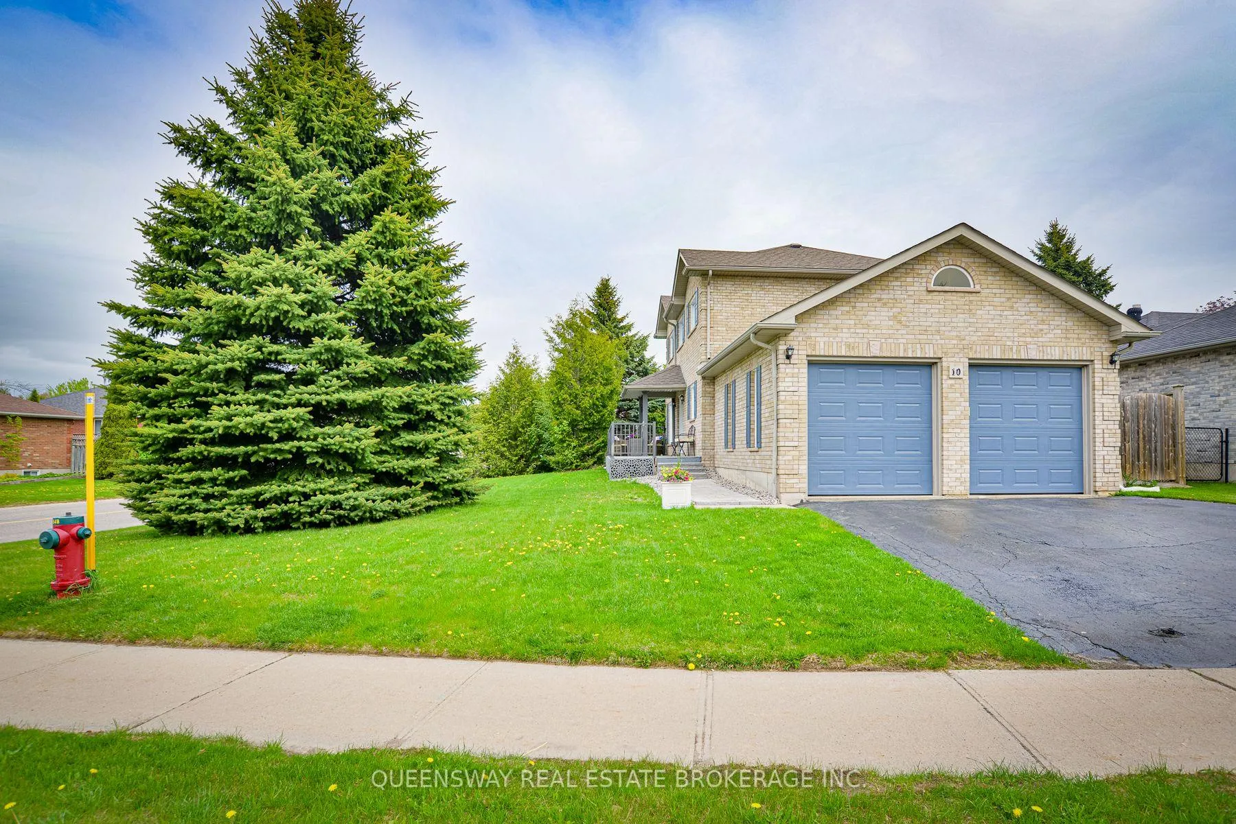 Photo 3 of 10 Lewis Drive, Orillia — HOMEH