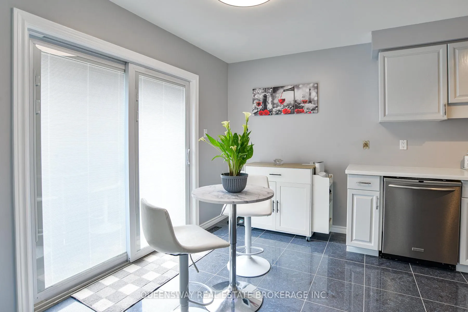 Photo 8 of 10 Lewis Drive, Orillia — HOMEH