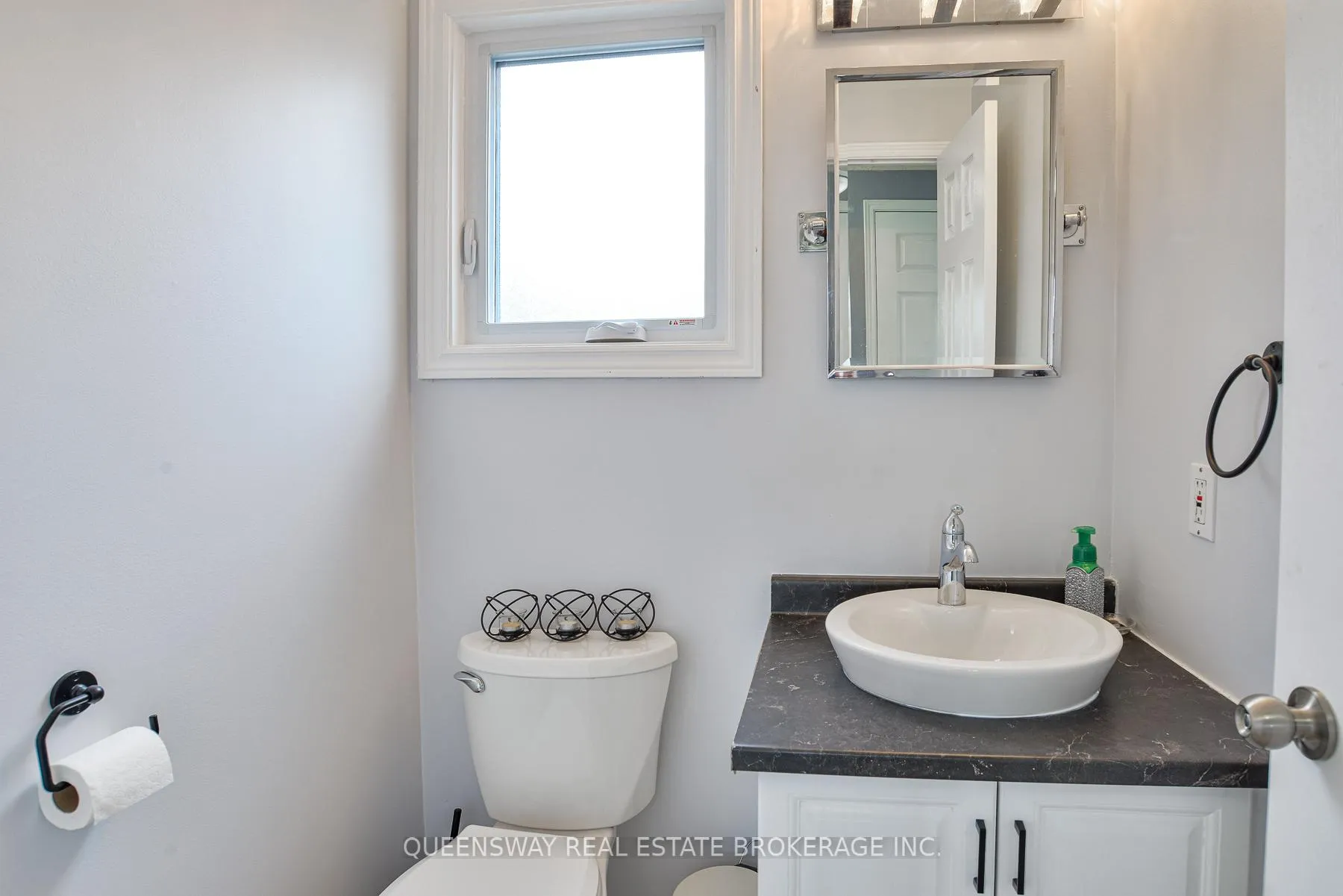 Photo 9 of 10 Lewis Drive, Orillia — HOMEH